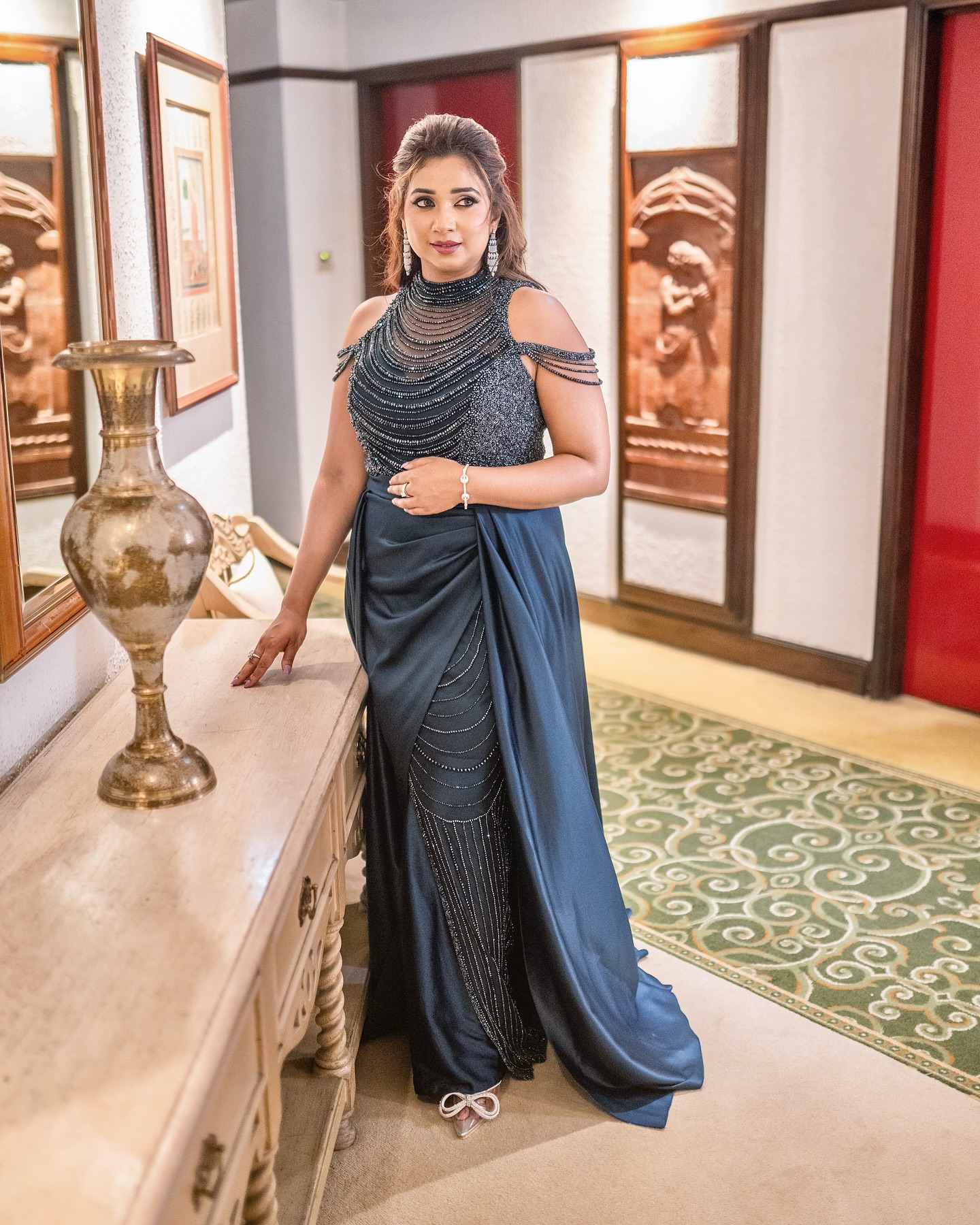Shreya Ghoshal’s Glamorous IPL 2025 Look: A Perfect Blend Of Elegance And Style