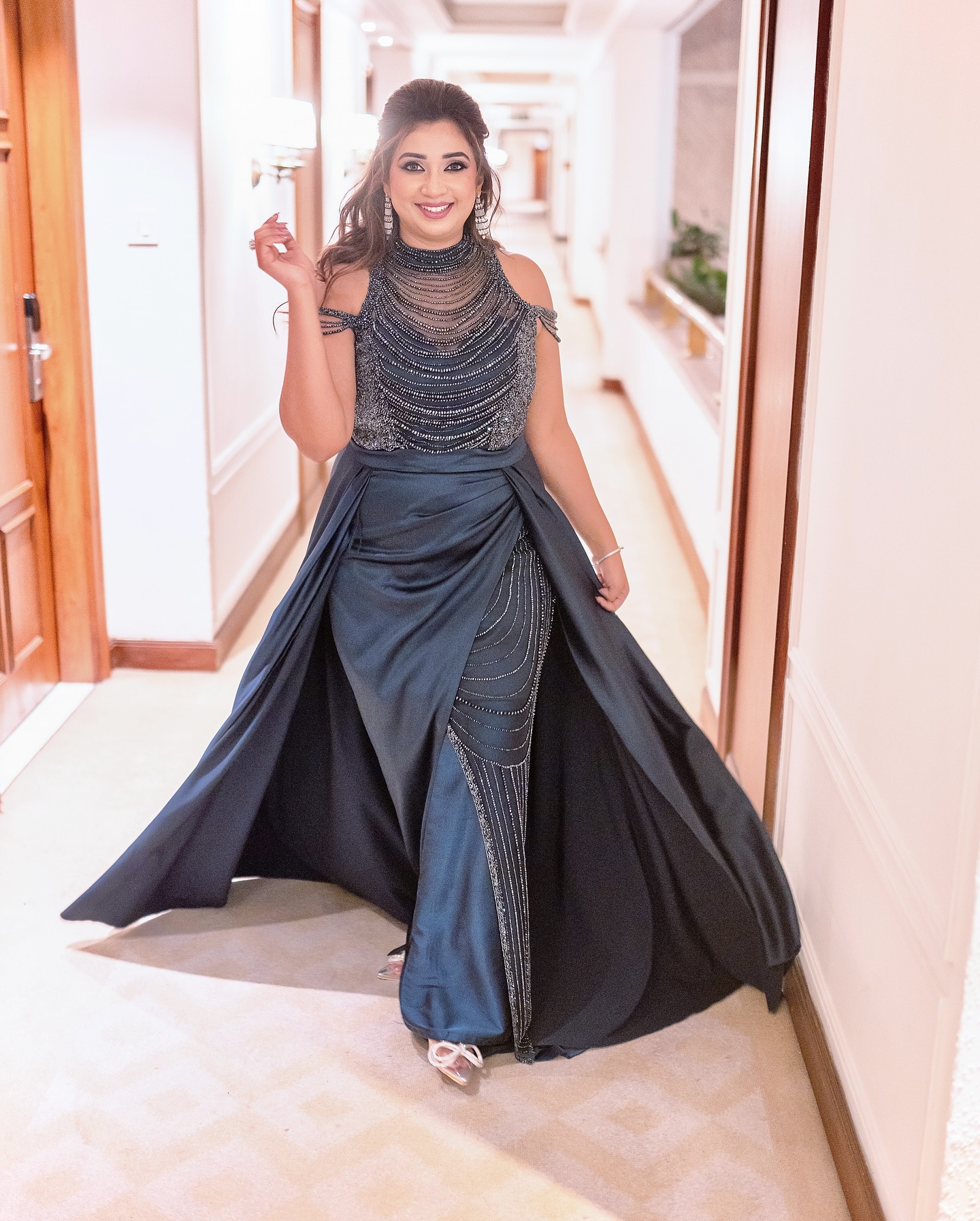 Shreya Ghoshal’s Glamorous IPL 2025 Look: A Perfect Blend Of Elegance And Style