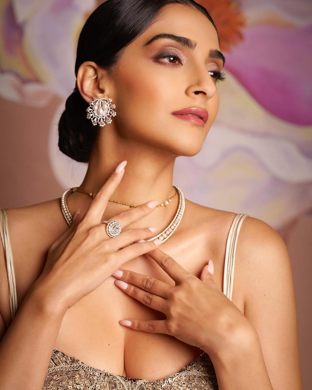 Sonam Kapoor Shines At HT Most Stylish Awards 2025