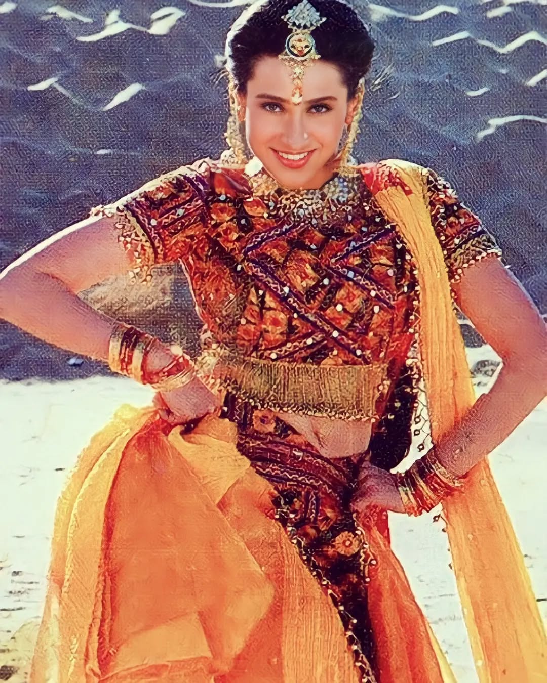 Sunil Shetty Extra Marital Affairs With Karisma Kapoor To Aishwarya Rai Know The List