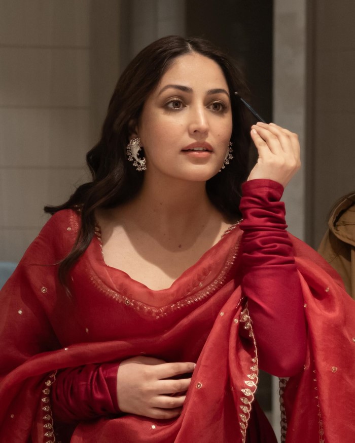 यामी गौतम आज बॉलीवुड की एक मशहूर एक्ट्रेस बन चुकी है और बहुत ही कम लोग जानते हैं कि उन्होंने साल 2008 में सीरियल 'चांद के पार चलो' से अपने करियर की शुरुआत की थी