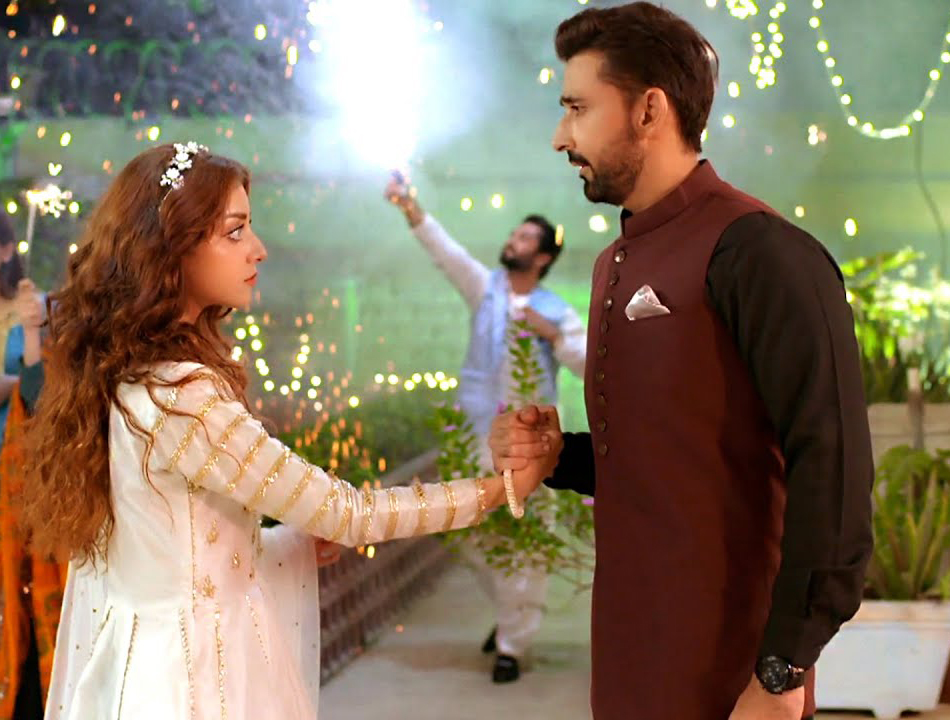 Taqdeer: With Sami Khan and Alizeh Shah in lead roles, this drama tells the story of Romaisa, a cherished daughter who faces numerous challenges after marriage.