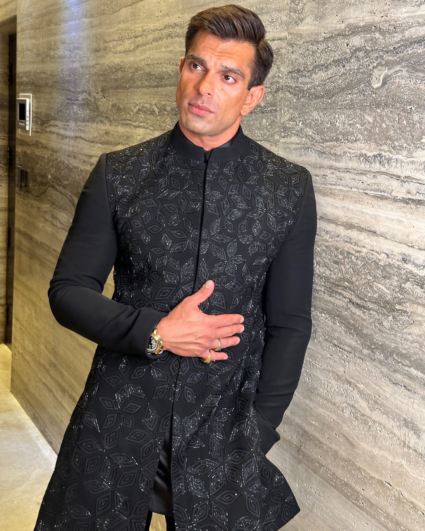 Karan Singh Grover: Despite being approached numerous times, Karan Singh Grover has declined to participate in Bigg Boss.