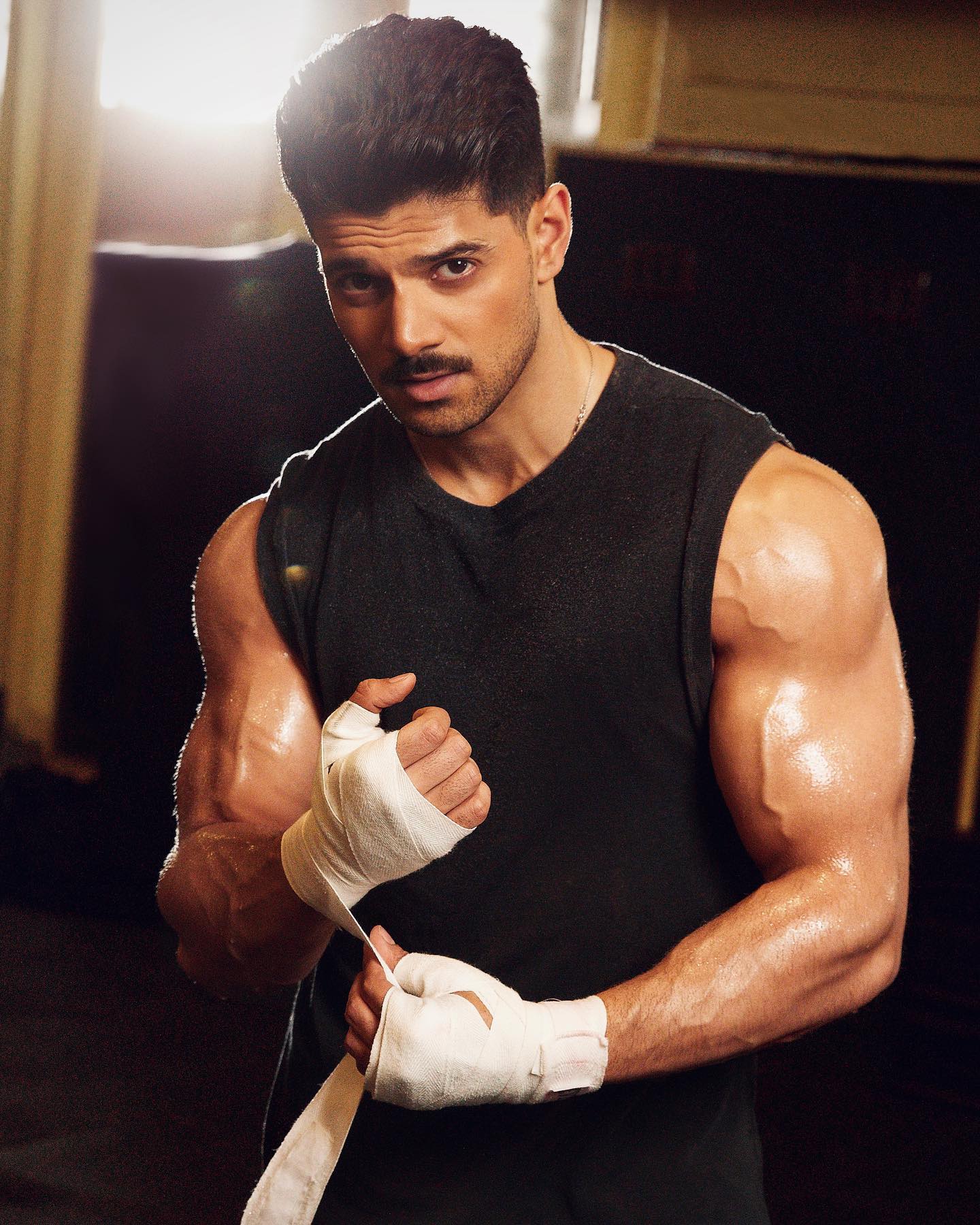 Sooraj Pancholi sculpted physique is the result of relentless discipline and consistency. One glance at his Instagram, and you’ll see why he’s considered one of Bollywood’s most dedicated fitness enthusiasts.