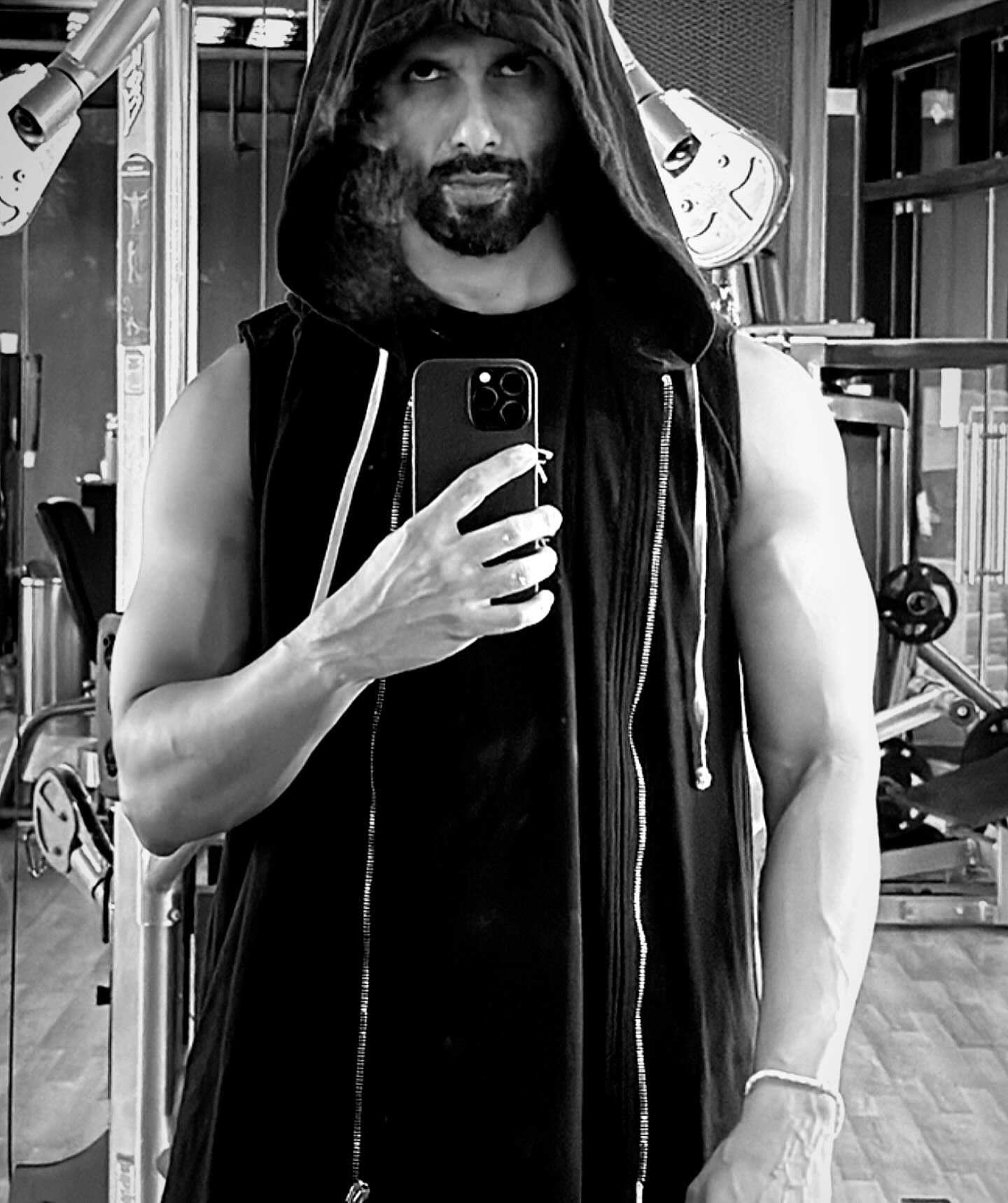 Shahid Kapoor shredded frame and clean lifestyle make him one of the most admired fitness role models in the industry.