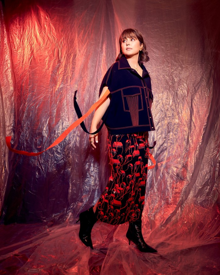 Hina Khan Captivates With Her Striking New Look