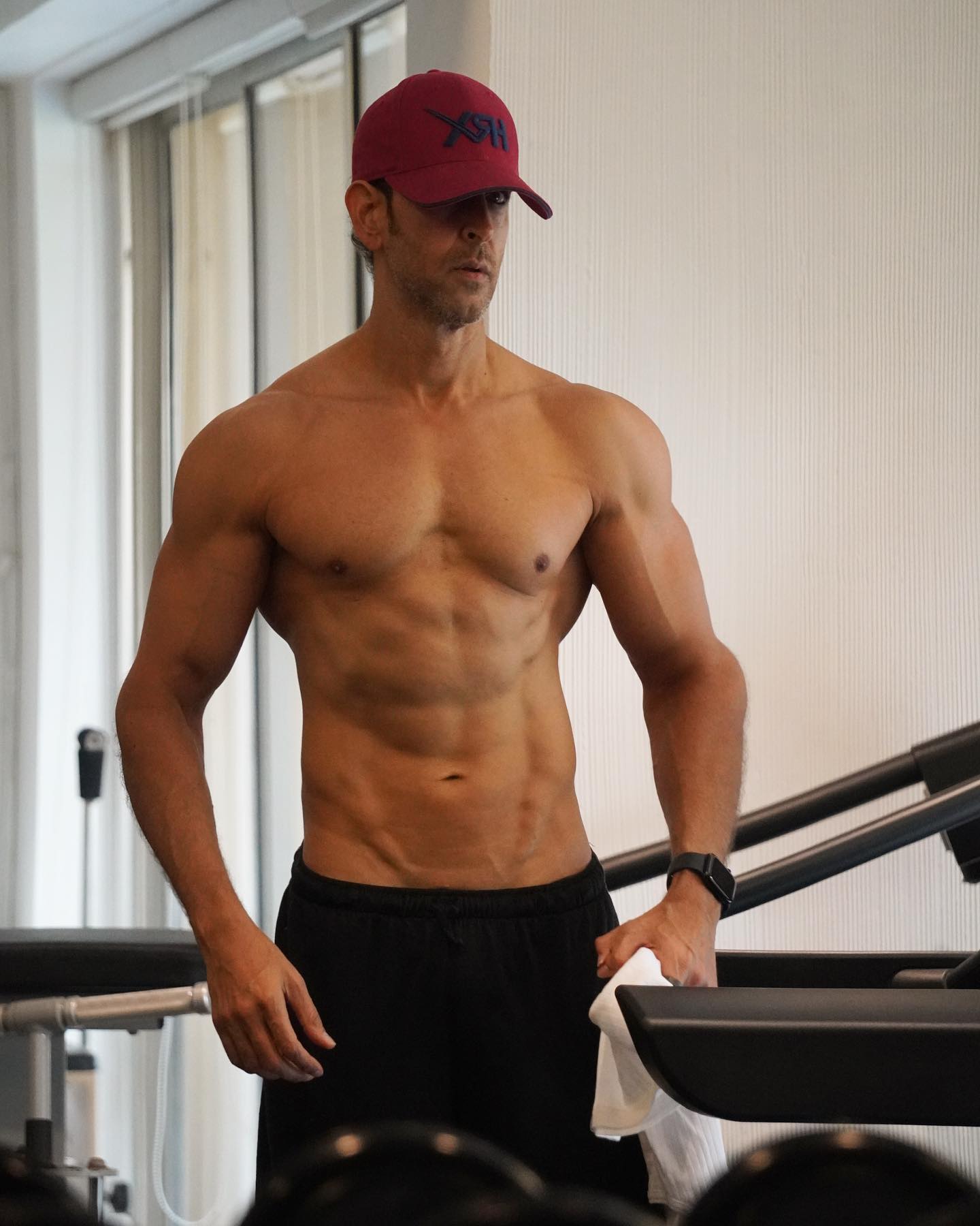Hrithik Roshan’s Viral Moment: Youthful Looks At 50 Captivate U.S. Audiences