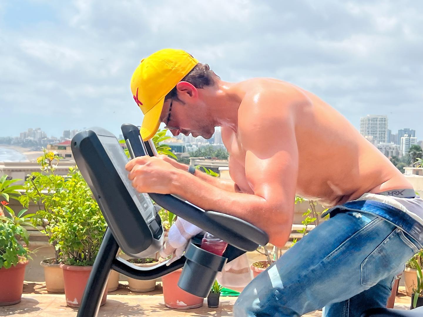 Hrithik Roshan’s Viral Moment: Youthful Looks At 50 Captivate U.S. Audiences