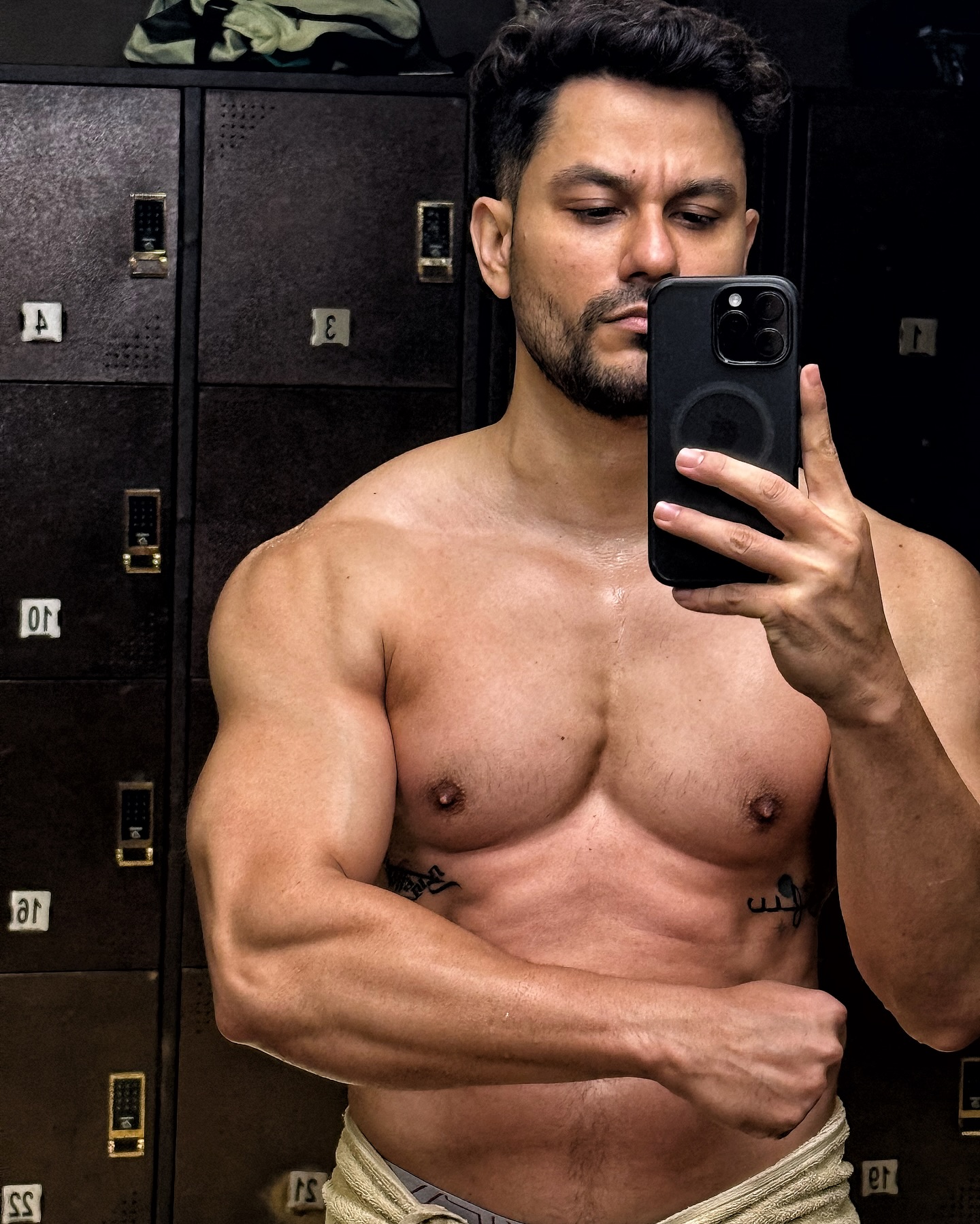 Kunal Kemmu's Jaw-Dropping Body Transformation: A Fitness Inspiration