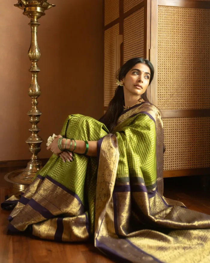 Pooja Hegde Shines Her Traditional Elegance With Green Saree