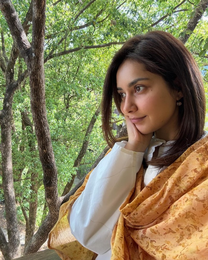 Raashii Khanna Glows In NoMakeup Look During Nature Retreat, Fans Can