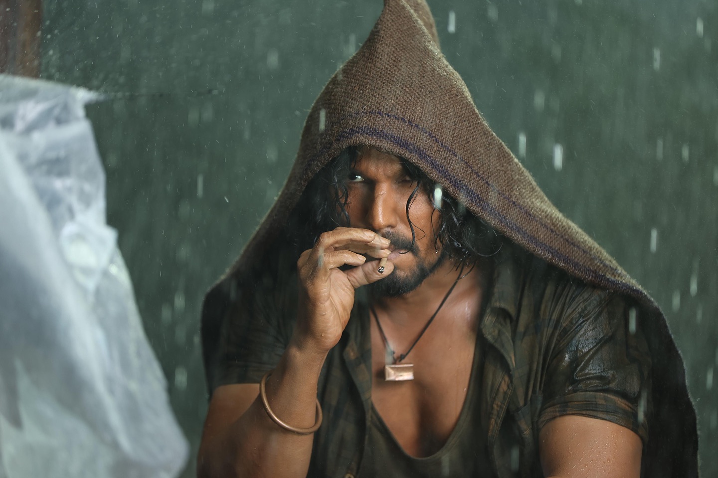 Randeep Hooda Shares BTS Image From Jaat: Fans Shower Love For Ranatunga