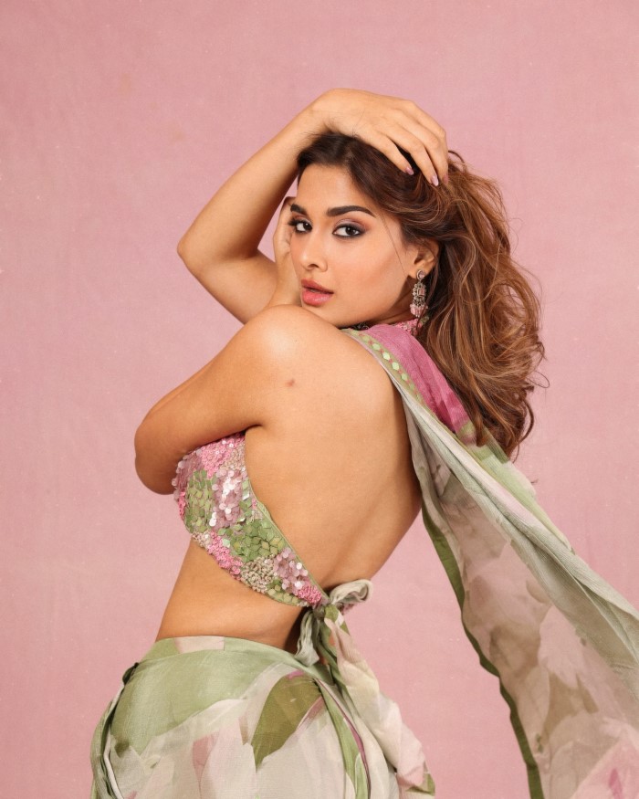 Saiee Manjrekar Shines Bright In Her Vibrant Saree Look