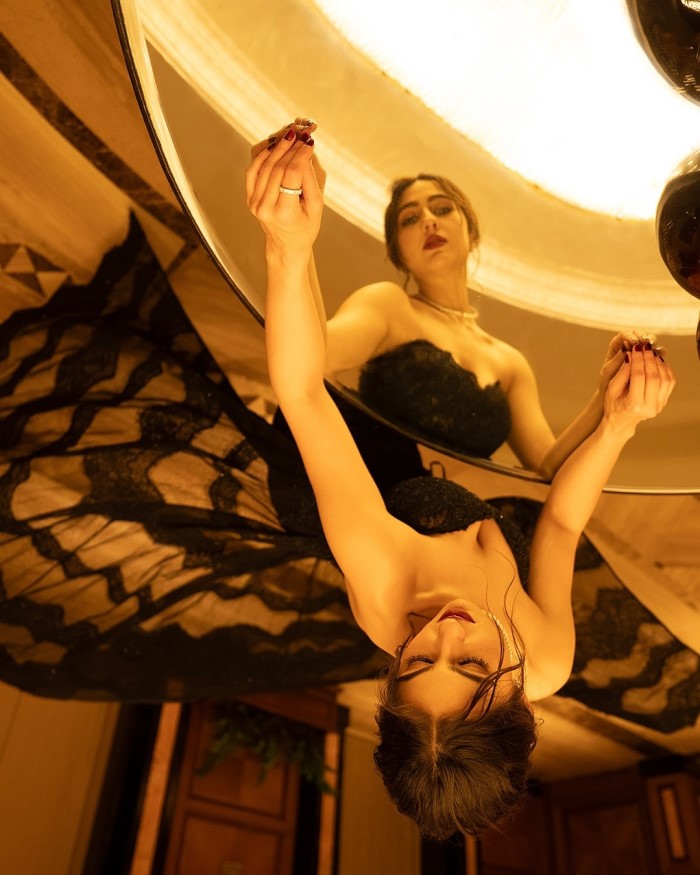 Sara Ali Khan Dazzles In A Glamorous Black Gown At Night Event