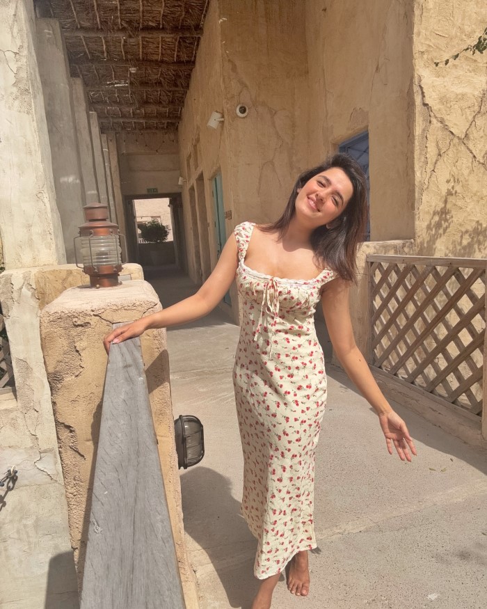 Shirley Setia: Embracing Elegance Amidst Rustic Beauty