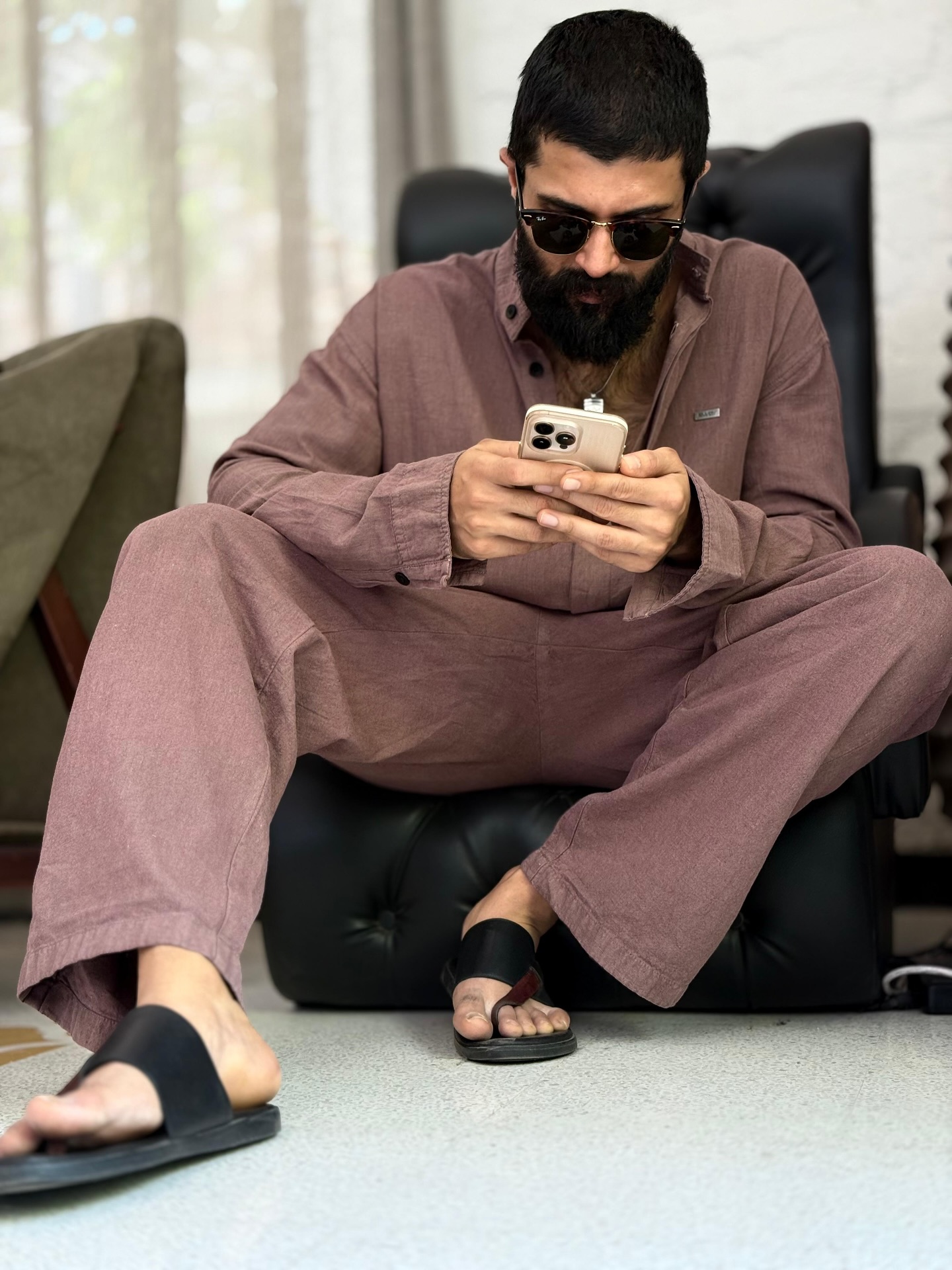 Telugu Actor Vijay devarakonda Chills In Delhi, shares pics