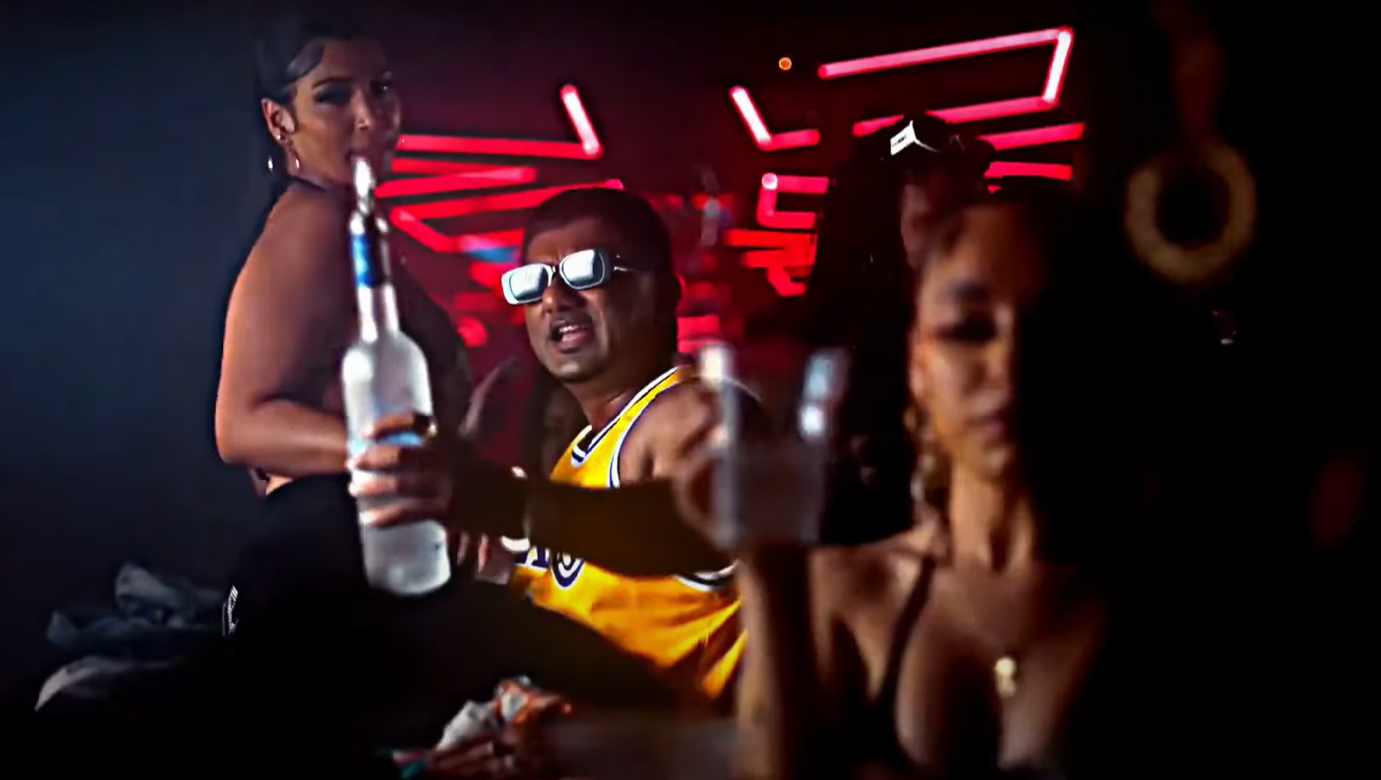 Tera Deewana (2025) – A high-energy commercial love song with killer rap and signature Yo Yo Honey Singh vibes.