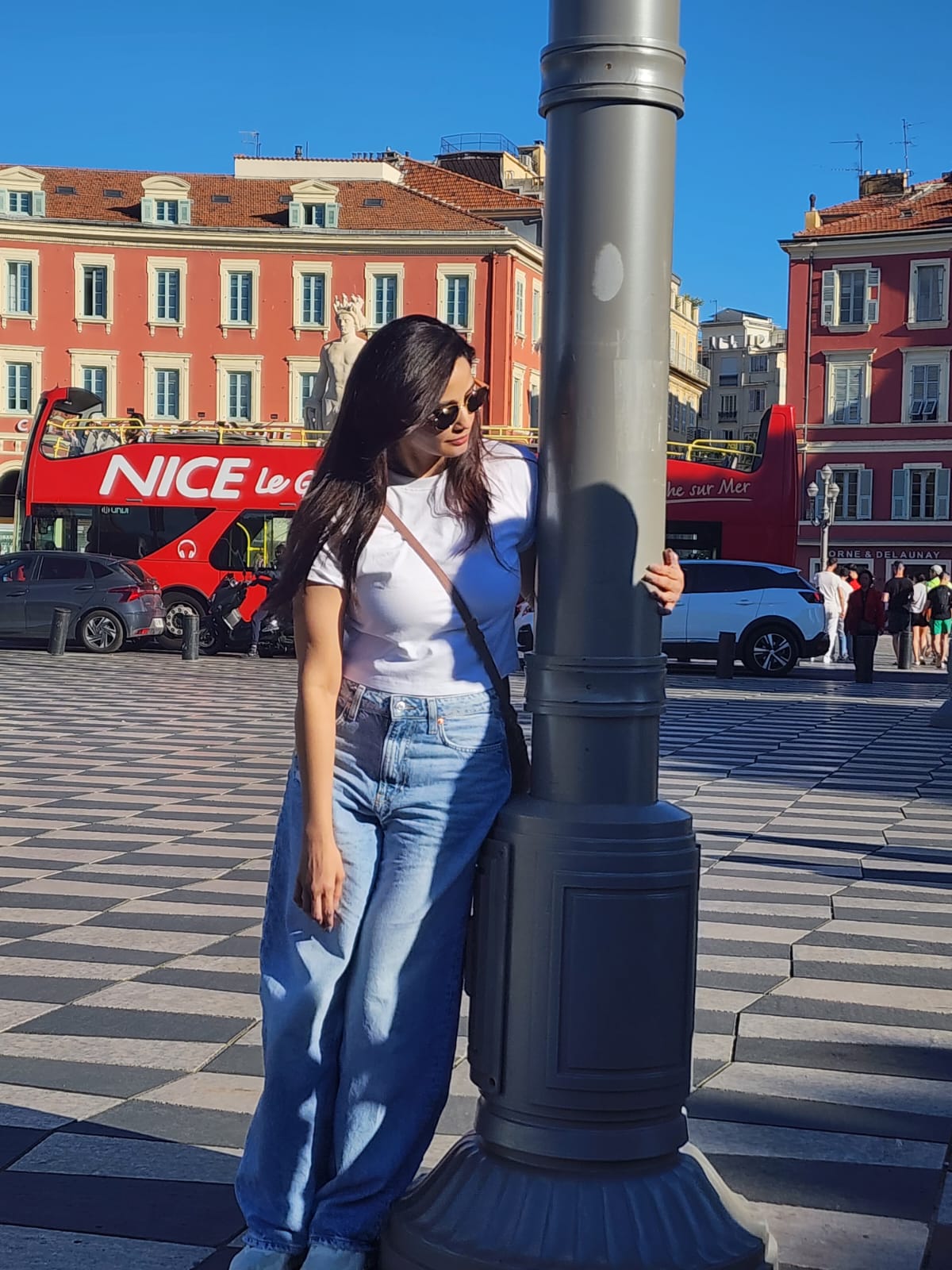Daisy Shah Looks Stunning In Casual Chic Look As She Shoots For Her Next In France