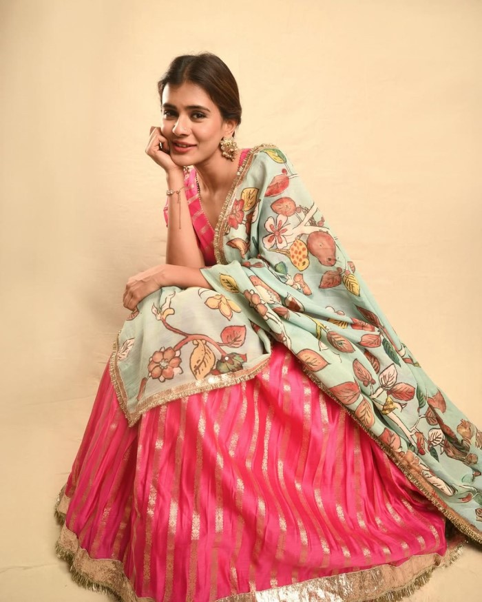 Hebah Patel A Stunning Blend Of Tradition And Modern Elegance