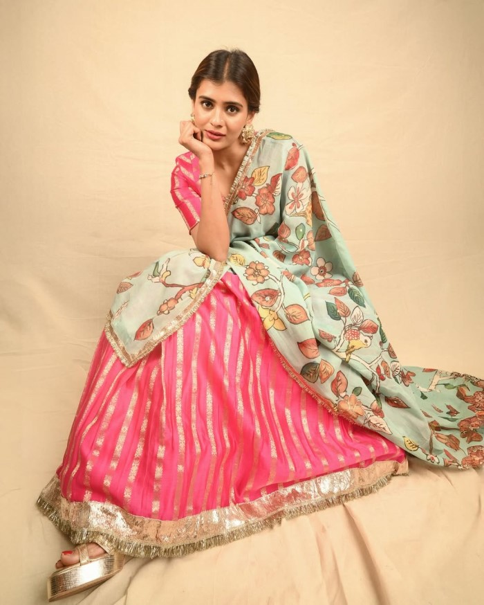 Hebah Patel A Stunning Blend Of Tradition And Modern Elegance