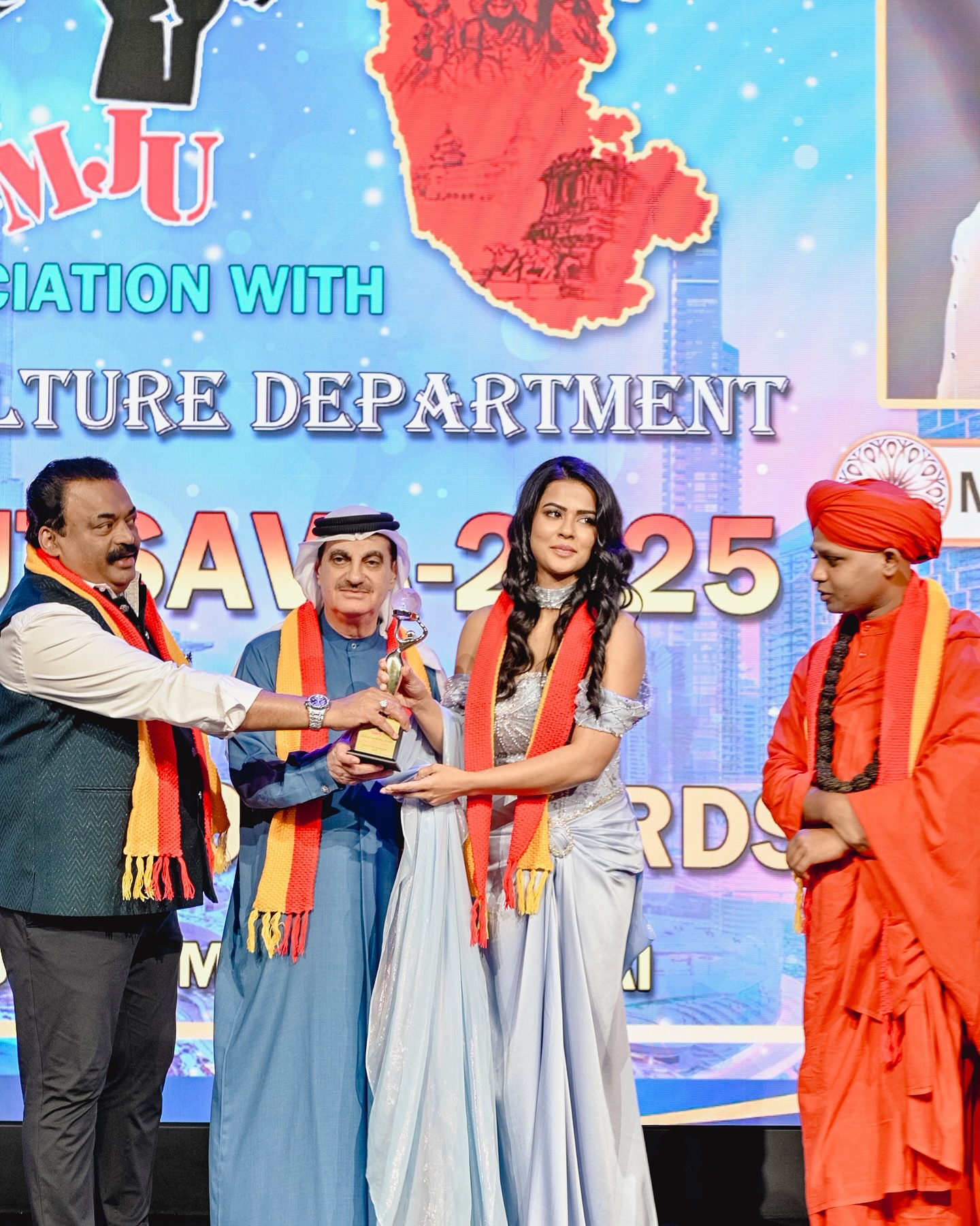 Kannada Actress Sharmila Mandre received Global Icon Media Award