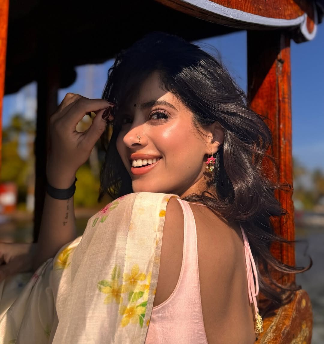 Janhvi Kapoor in Param Sundari