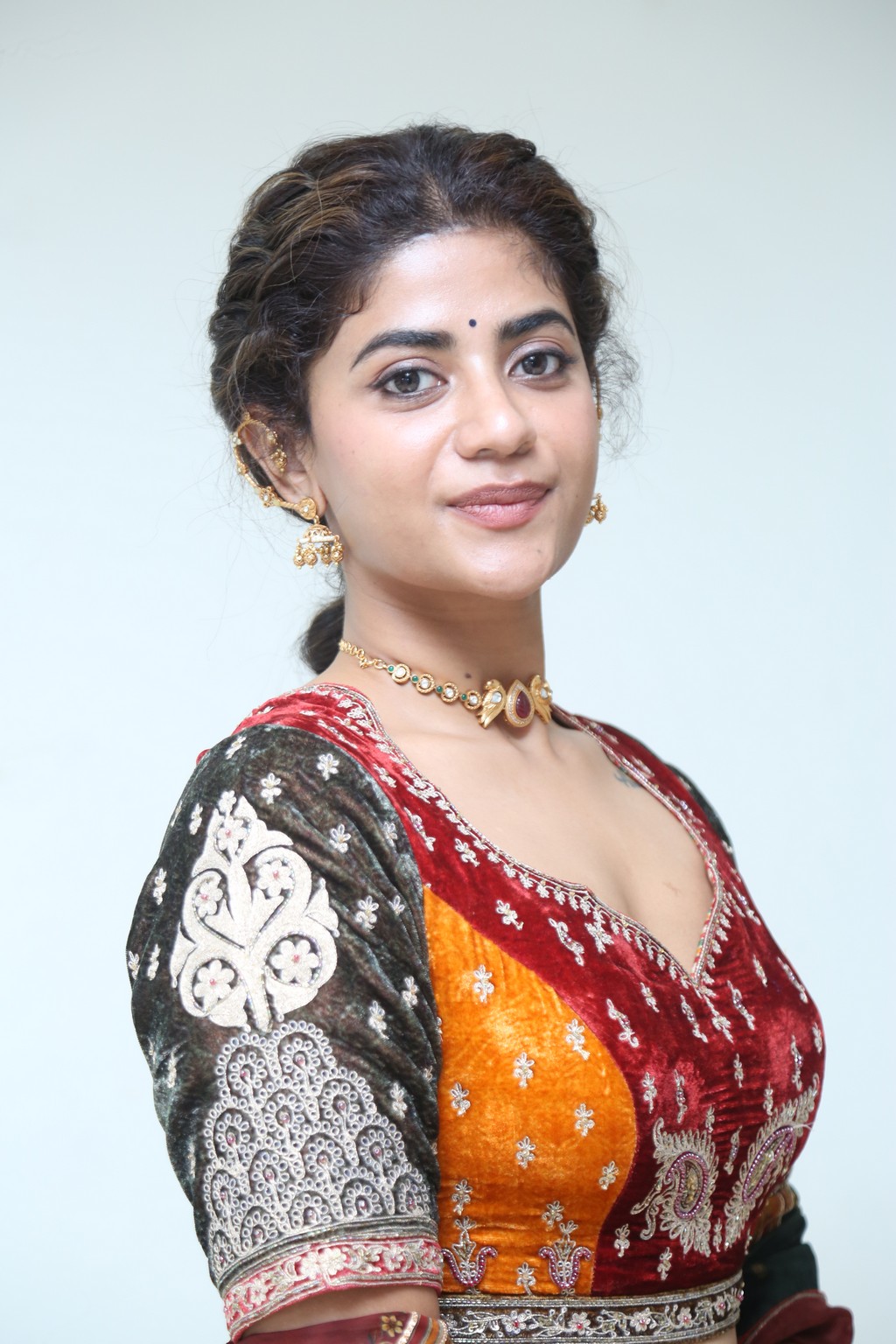 Rocking traditional bling like a modern-day maharani–Abhignya proves a little sparkle and a lot of style can turn any saree into a showstopper