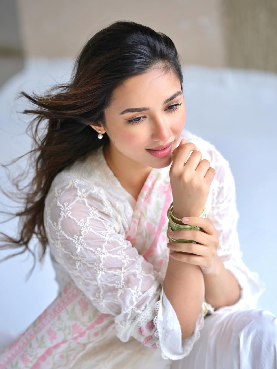 Akanksha Sharma exudes modern-day royalty–elegance in motion, with breezy grace and jewelry that speaks fluent style