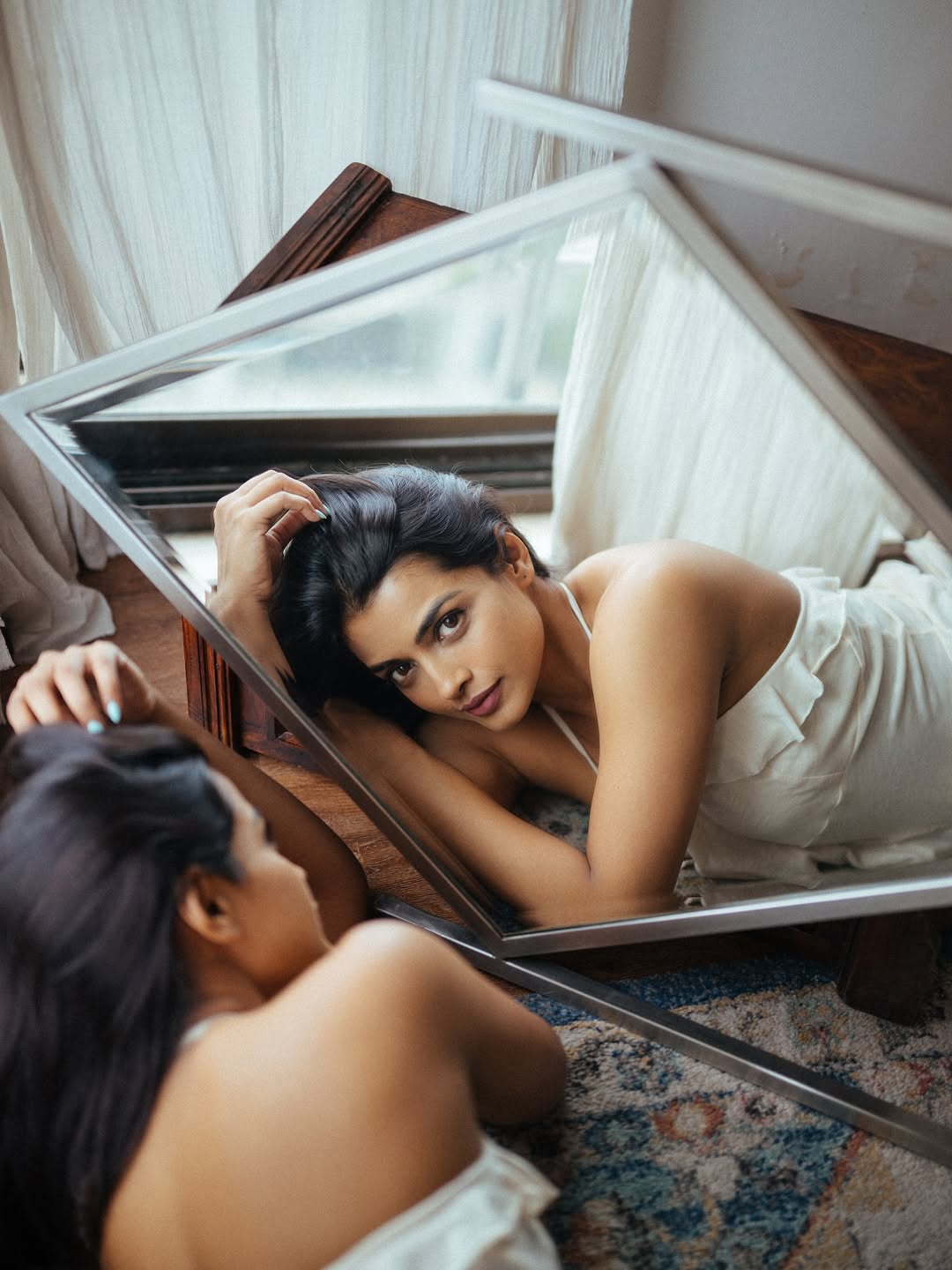 Ashna Zaveri turns the mirror into her own runway–because who needs Paris Fashion Week when you’ve got this much glam in your reflection?