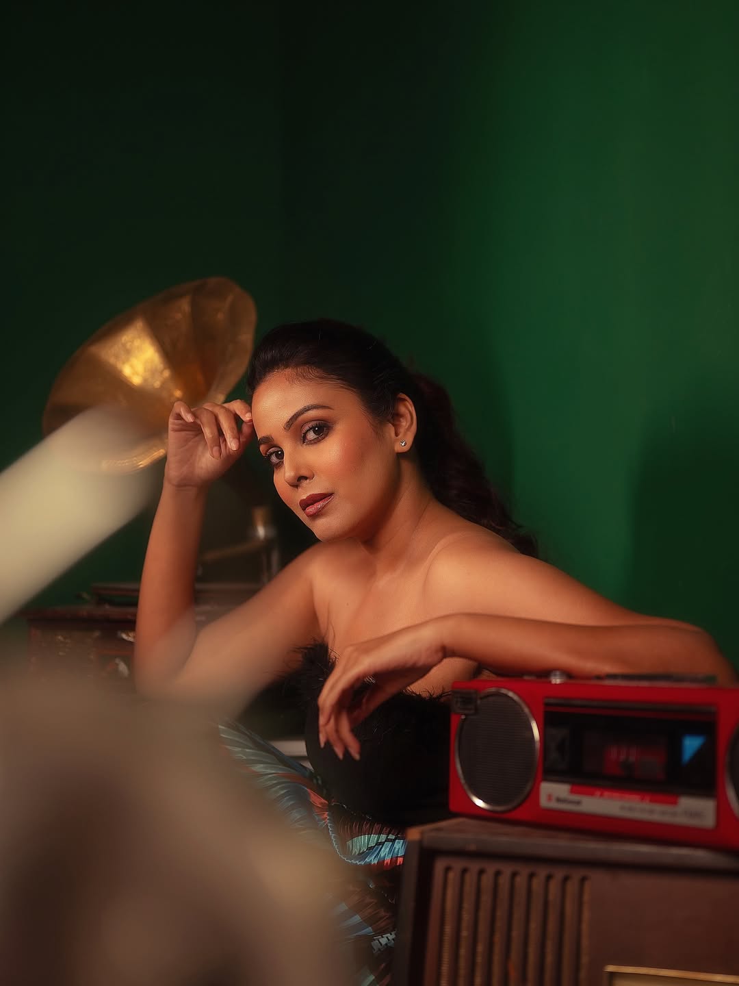 Why chase trends when you can rewind in style? Chandini’s vintage look is a full-on fashion throwback hit