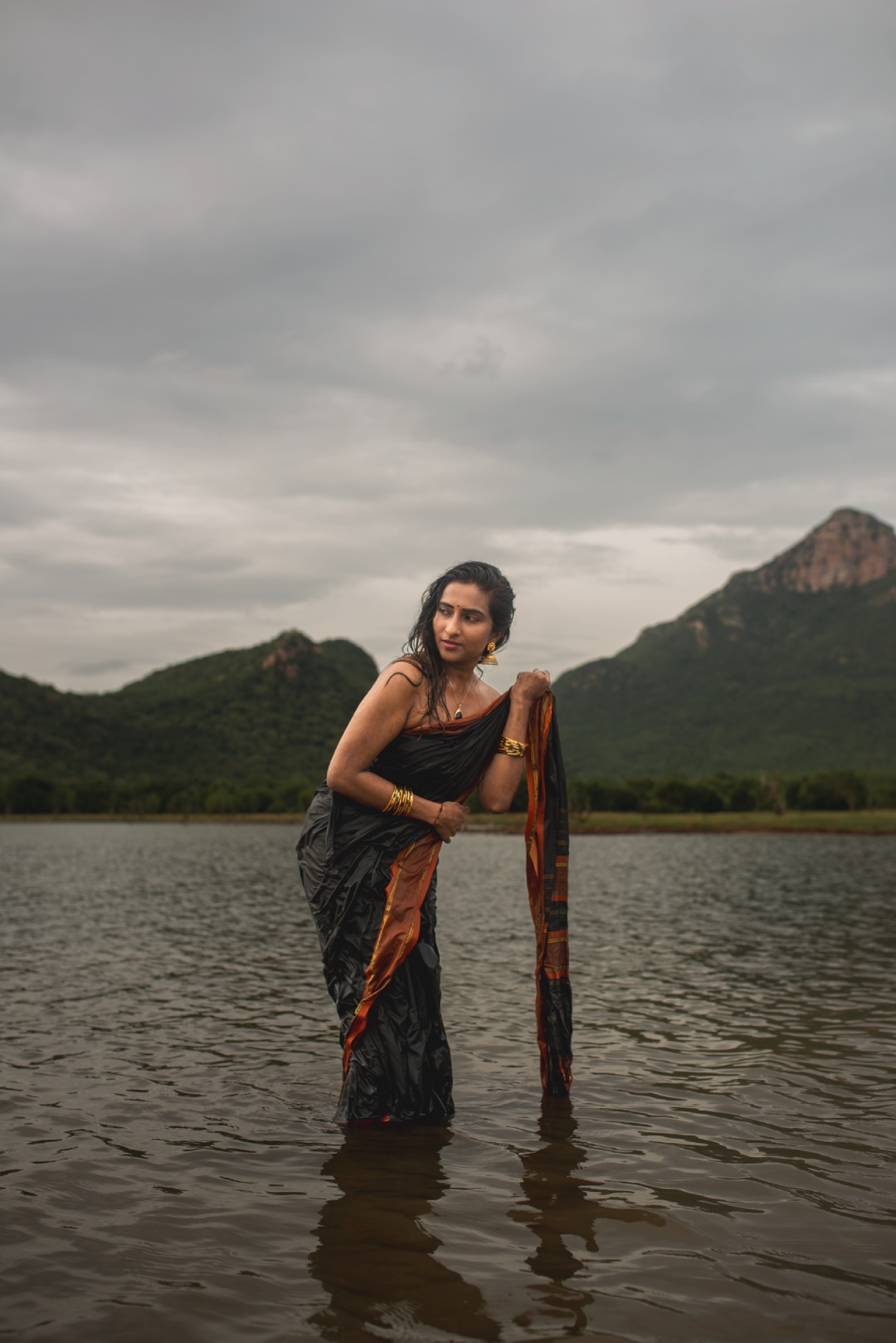 Move over, mythology-Dr. Ramya just walked out of a river looking like a scene-stealing goddess with Wi-Fi strong enough to crash your fashion feed