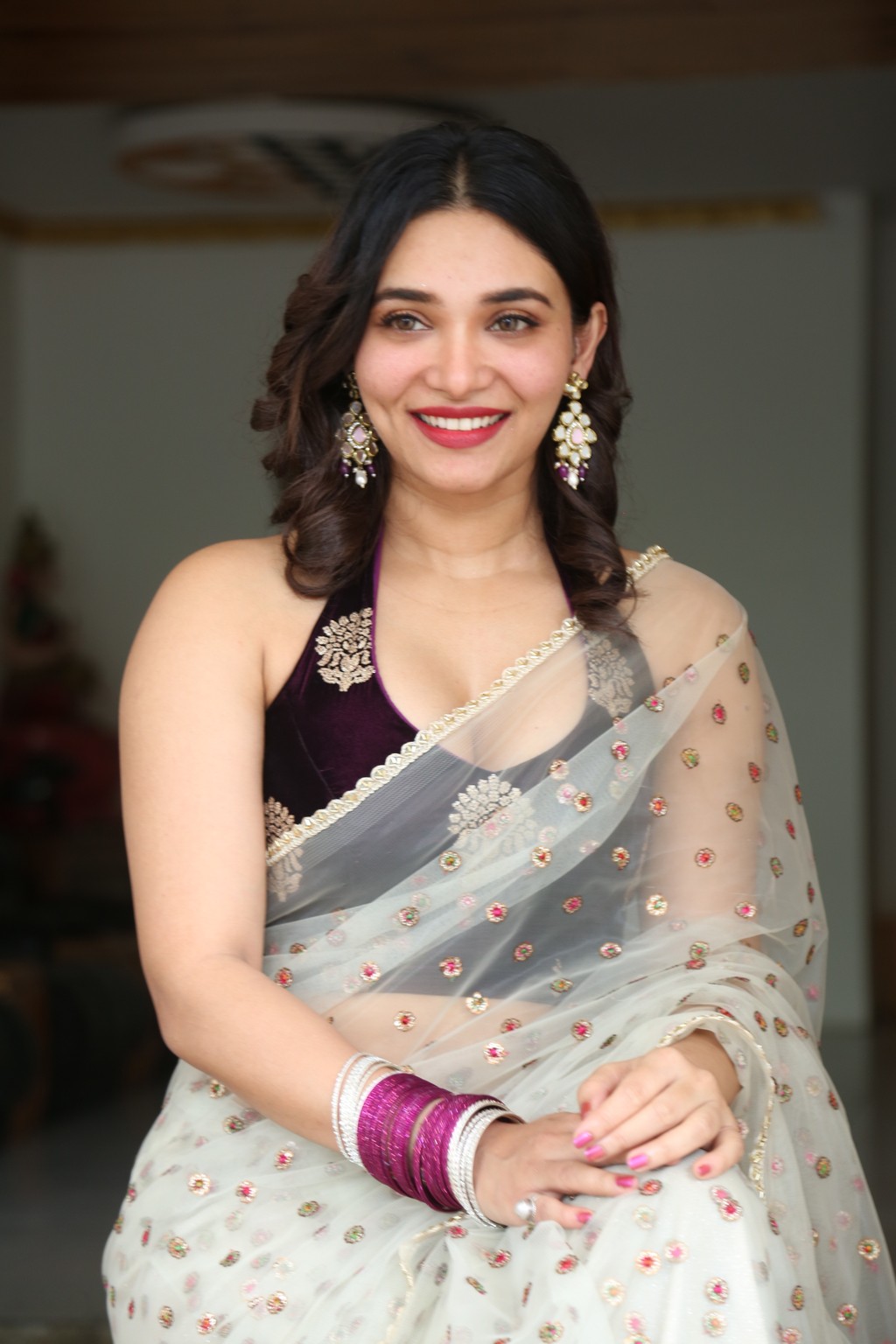 Jenifer Emmanuel blends tradition and trend like a pro–draped in elegance with a sparkle that says, 