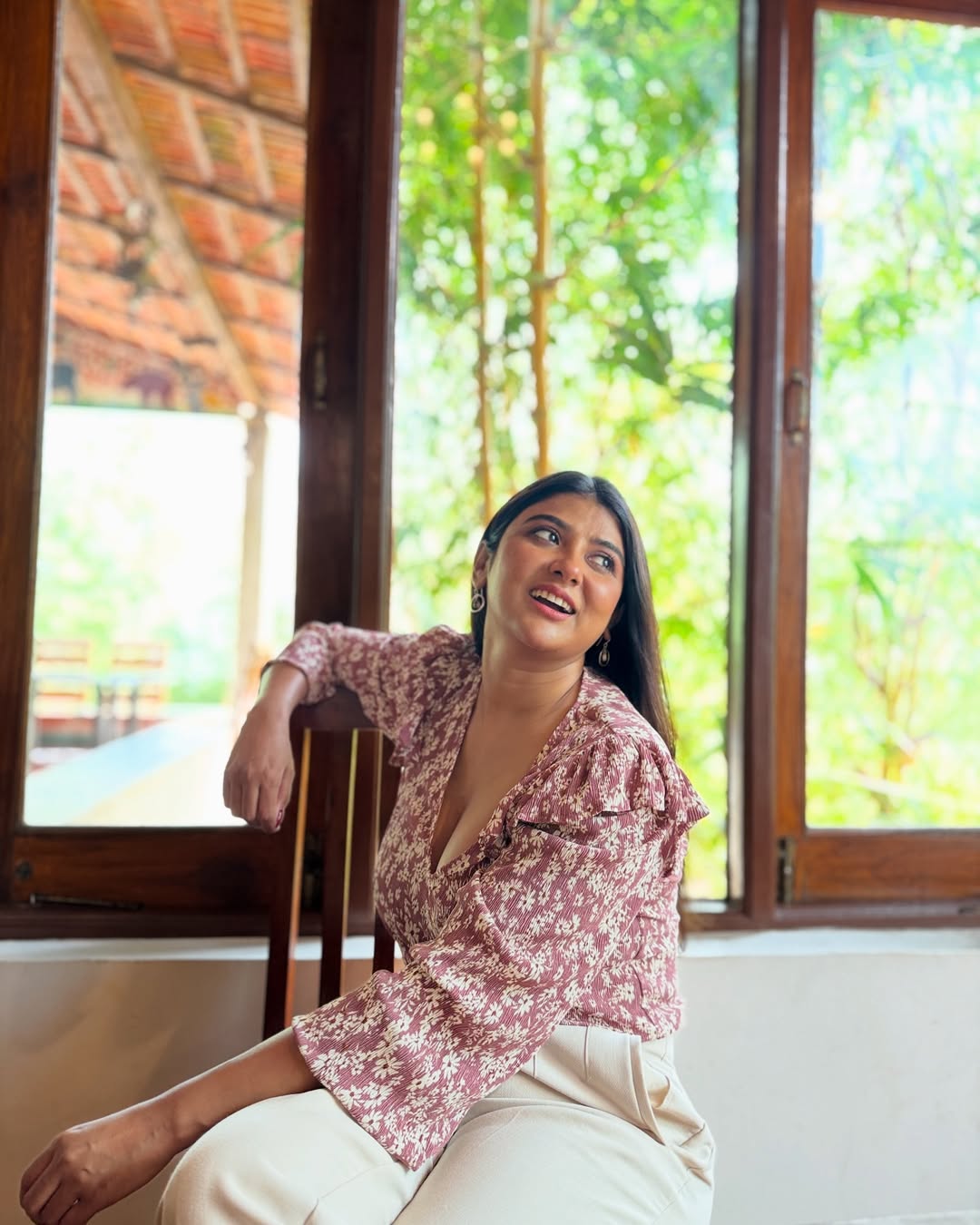 Looking this effortlessly fabulous should be illegal-Parnomittra just broke the fashion meter