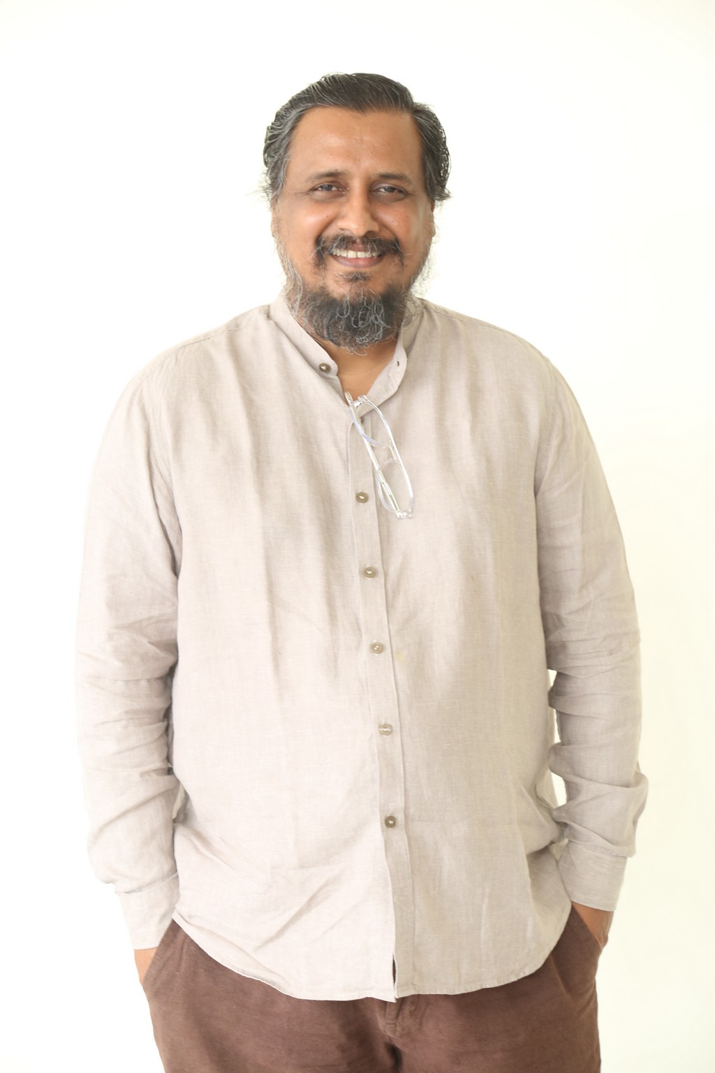 Venu Sriram chilling in a breezy kurta, giving “just finished yoga, now ready to direct your life story” energy – all with humour, heart, and undeniable flair
