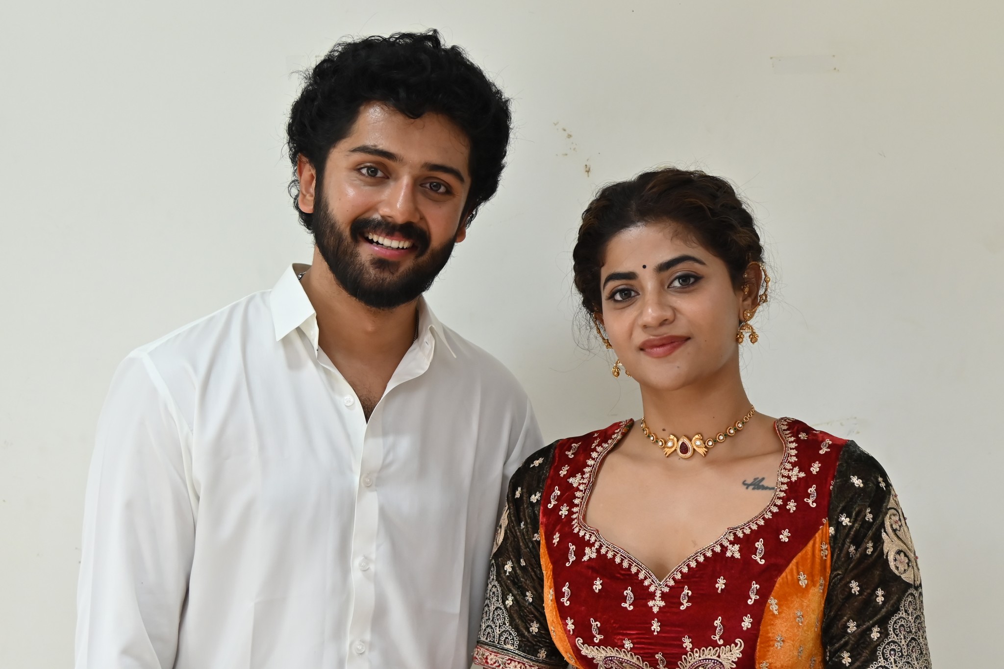 Stylish as ever, Abhignya turned heads in a chic modern outfit, adding star power to the event