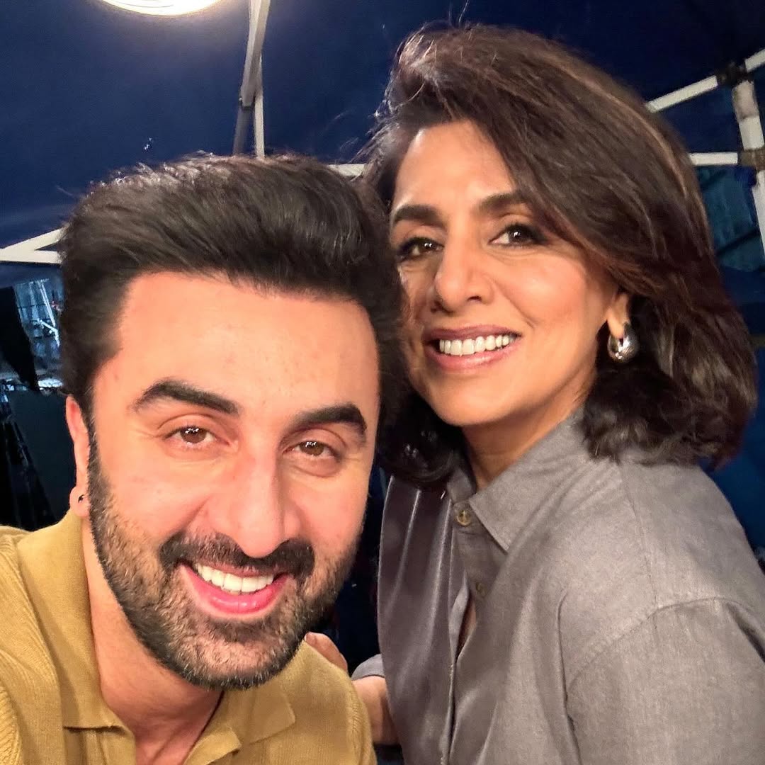 Ranbir Kapoor takes a cheerful selfie with mom Neetu Kapoor on the Animal movie set.
