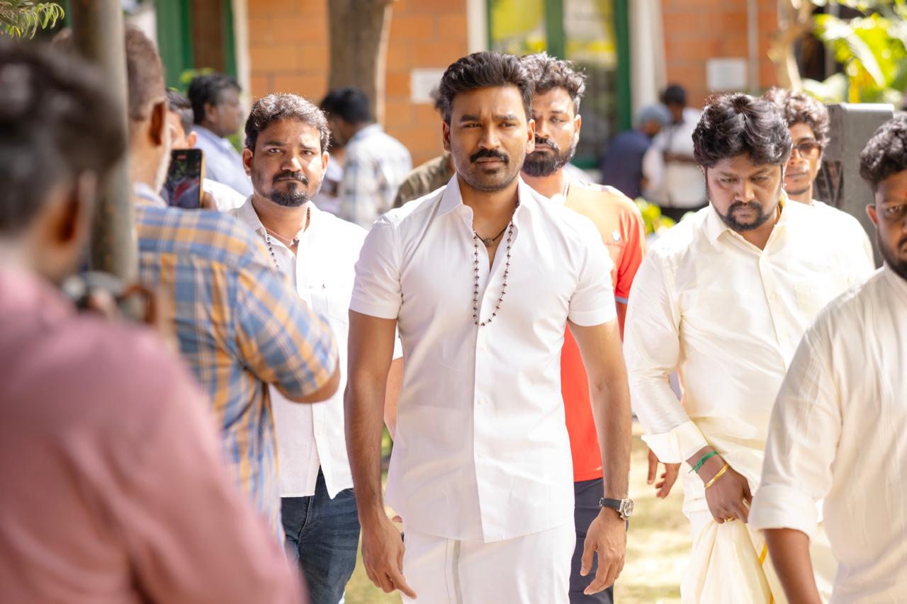 The star made a stylish appearance at the pooja ceremony, formally commencing the shooting schedule of D54.