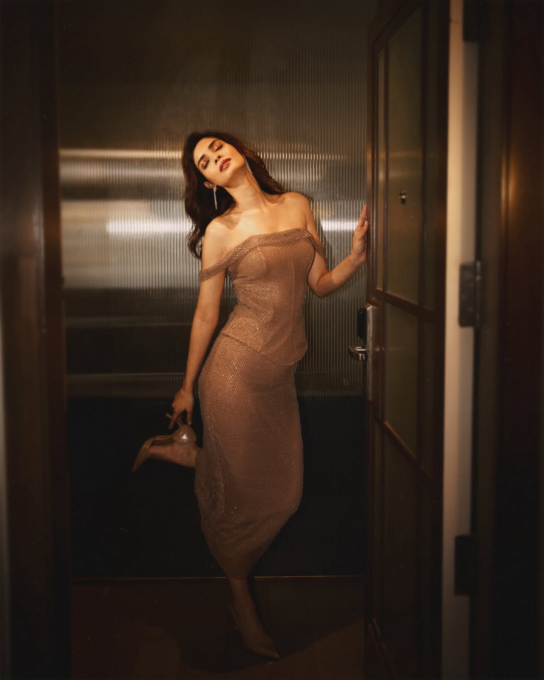 Diana Penty serving elegance with a side of “wait, did I step out of a fairy tale or is this still reality?” in that dazzling gown–fashion goals officially unlocked