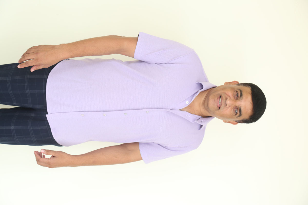 Dil  Raju’s look is the perfect mix of ‘producer chic’ and ‘casual cool’–because even film moguls know a good lavender shirt is a power move!