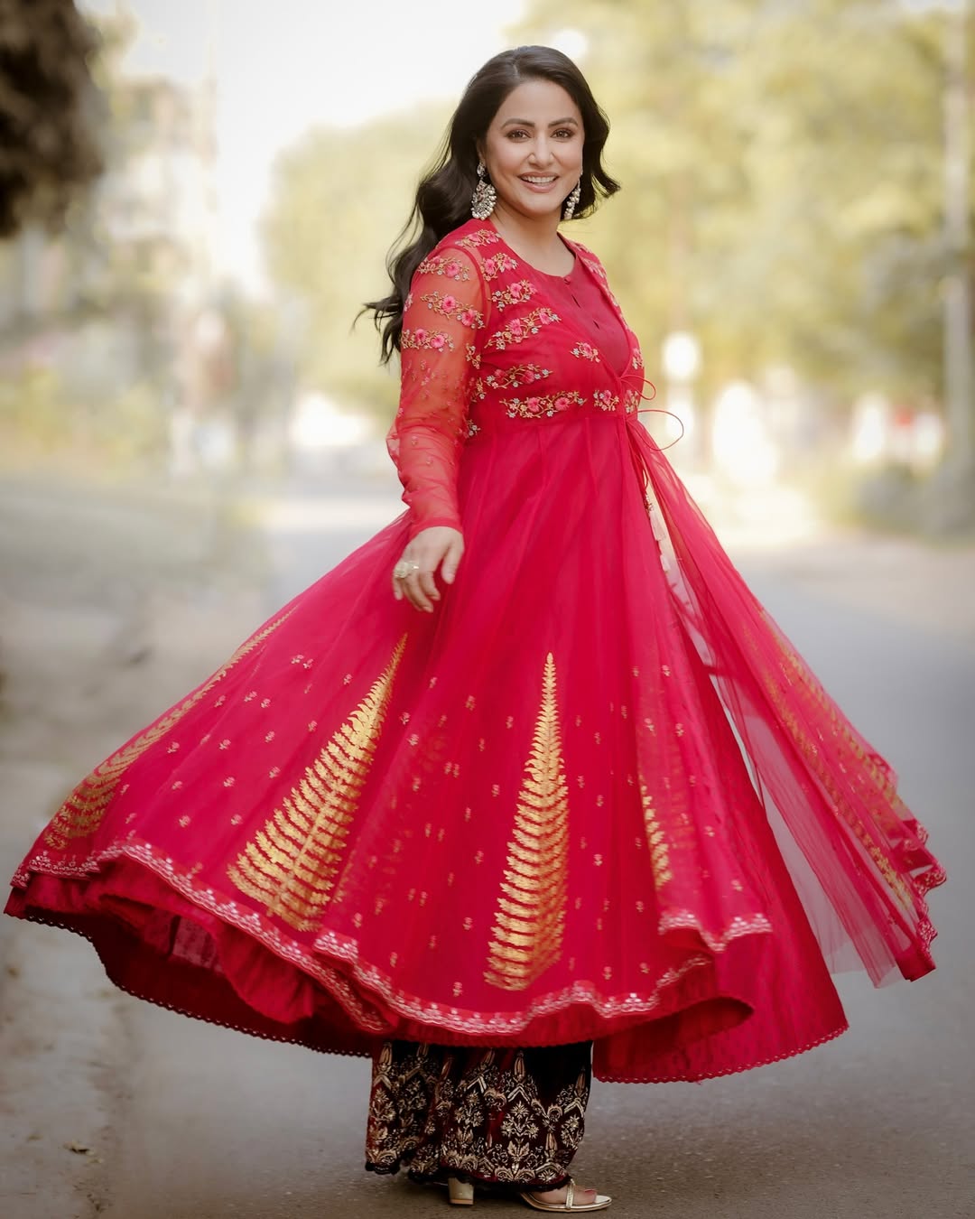 Red royalty–traditional glamour with modern glow.