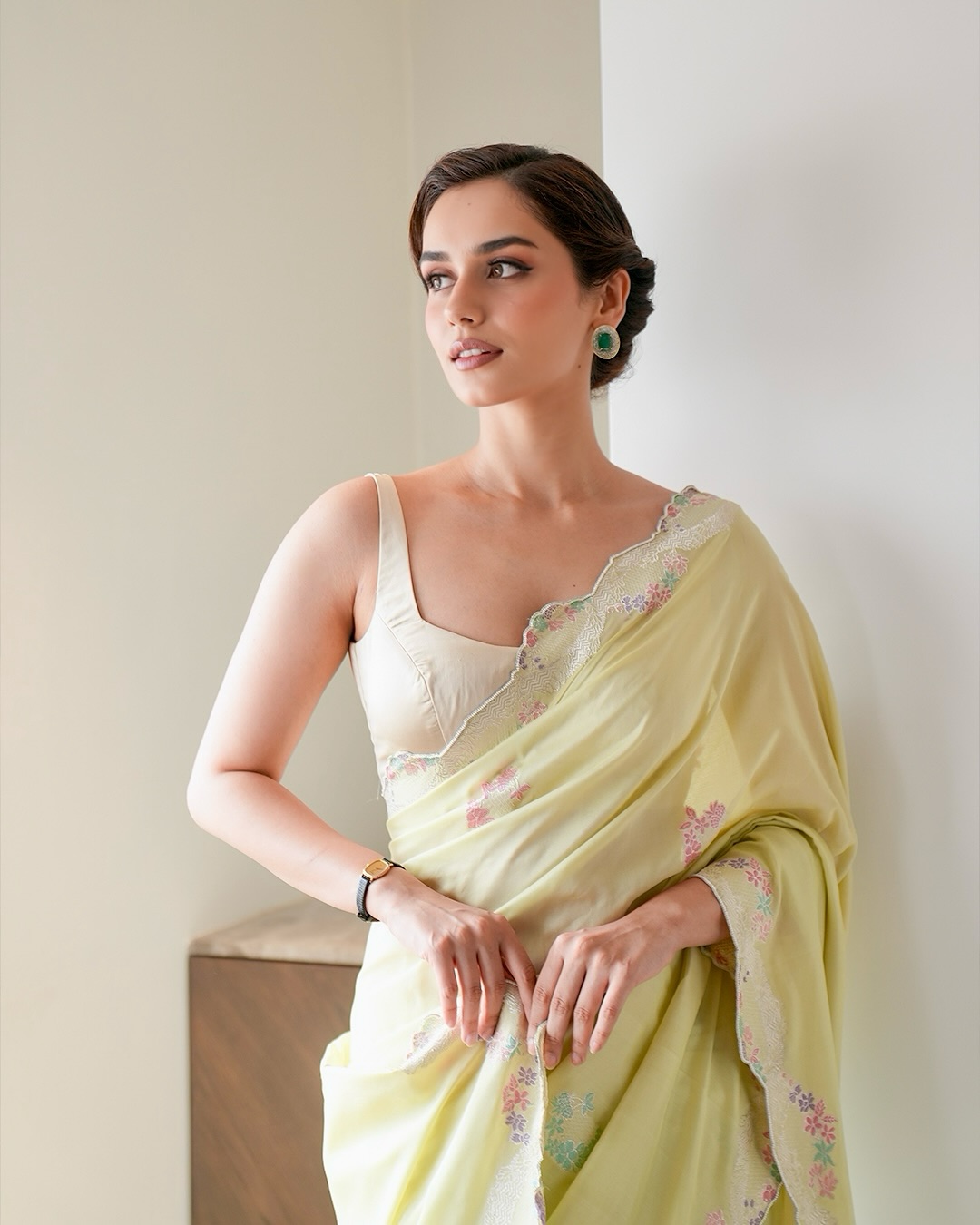Manushi Chhillar proves that timeless elegance with a touch of modern flair is the perfect recipe–who knew a saree could make power dressing look so effortlessly chic!