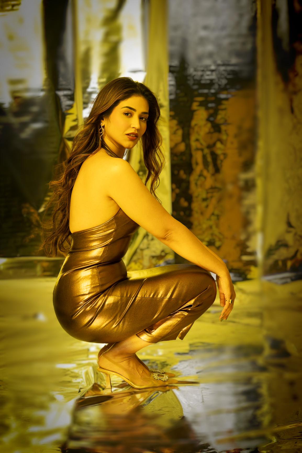 Priyanka Jawalkar slays in metallic chic–proof that when style meets confidence, the golden hour never ends!