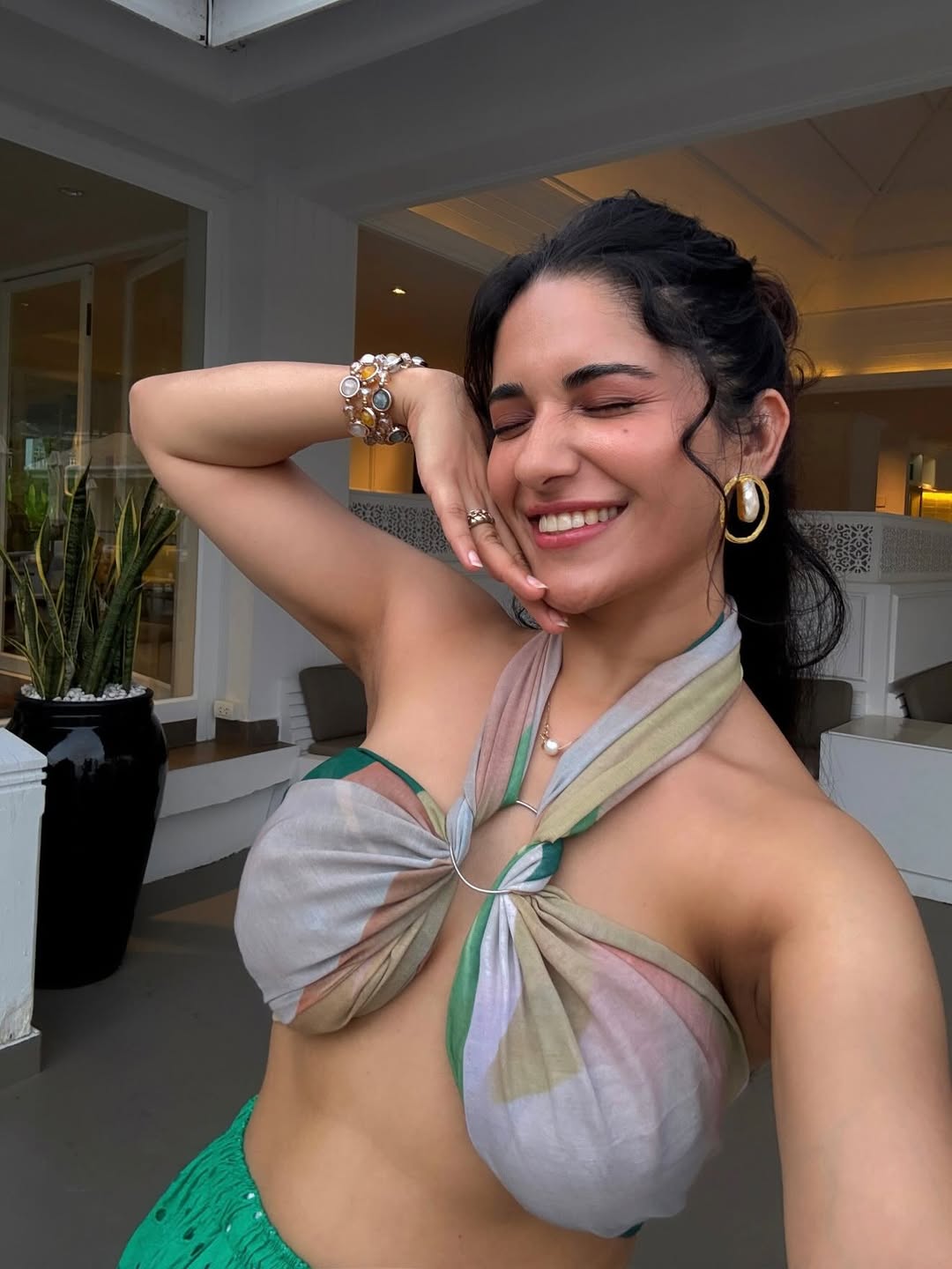 ruhani sharma's sexy pic