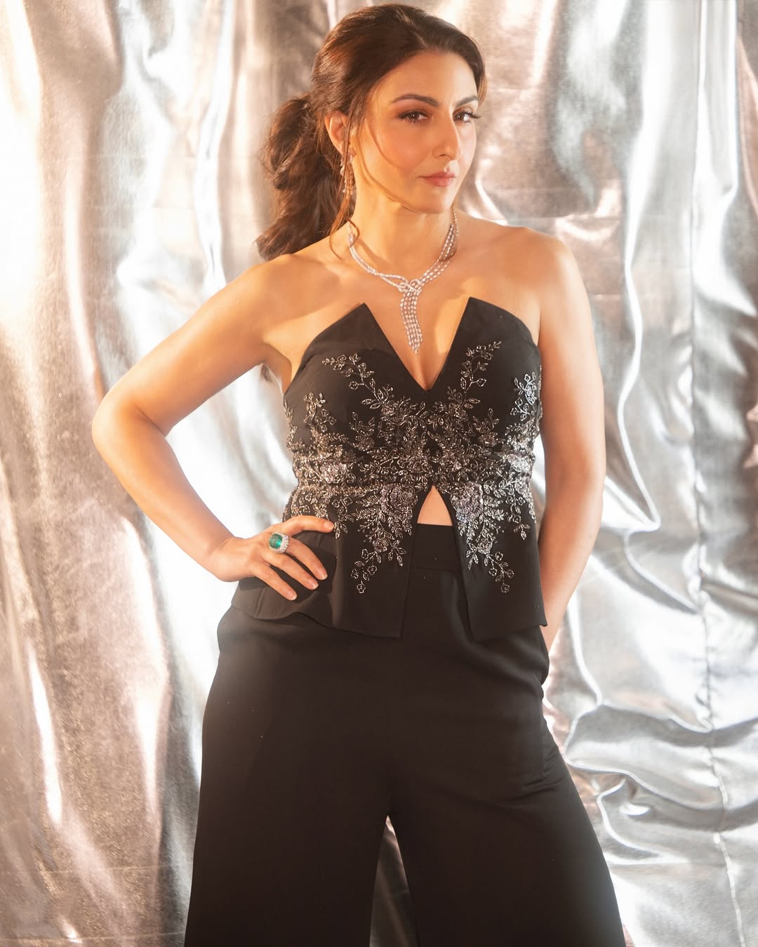Soha Ali Khan proves that black isn't just a color–it's a statement of elegance with a dash of daring, topped with jewelry that could make royalty envious!