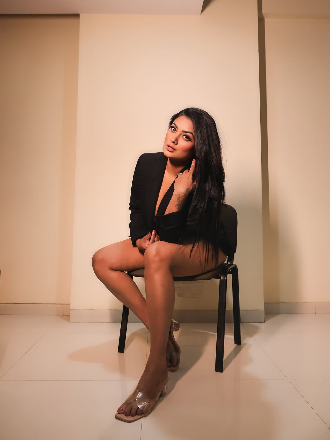 Mastering the art of chic rebellion–power blazer, confident pose, and just the right amount of daring, proving that style knows no rules!