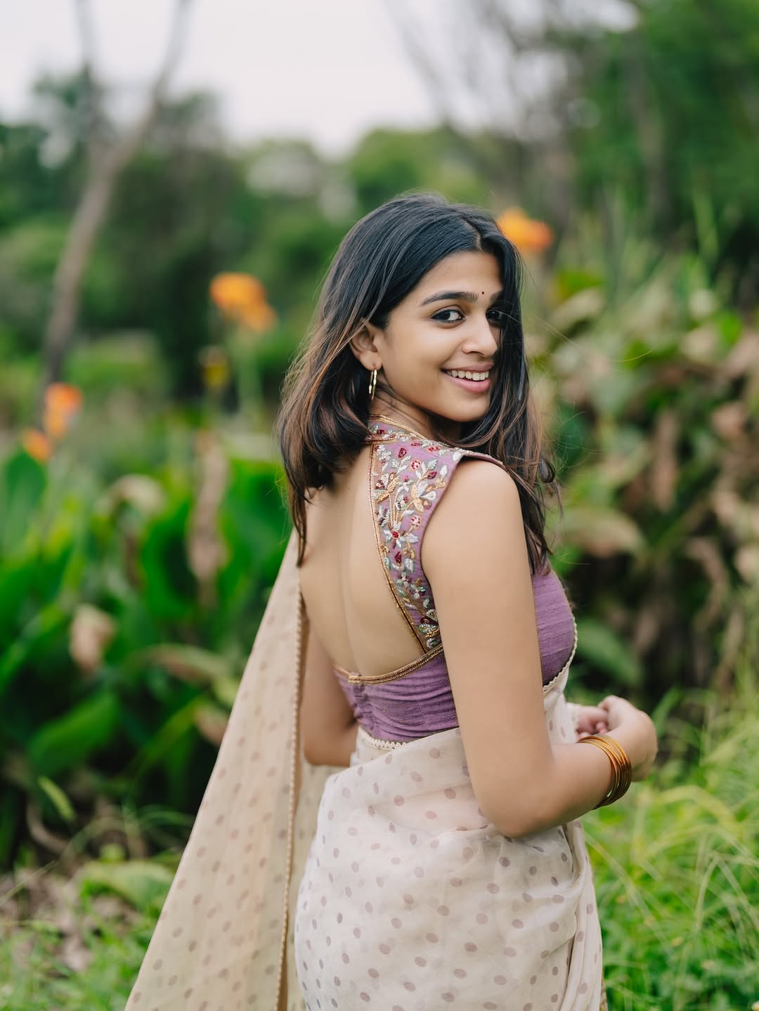 Ananthika Sanilkumar graceful in traditional candid moment