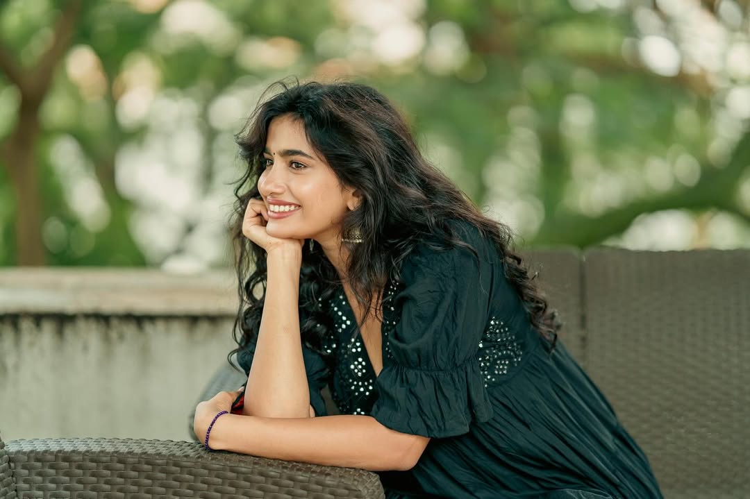 Anjali Anish’s mystery look with chic elegance