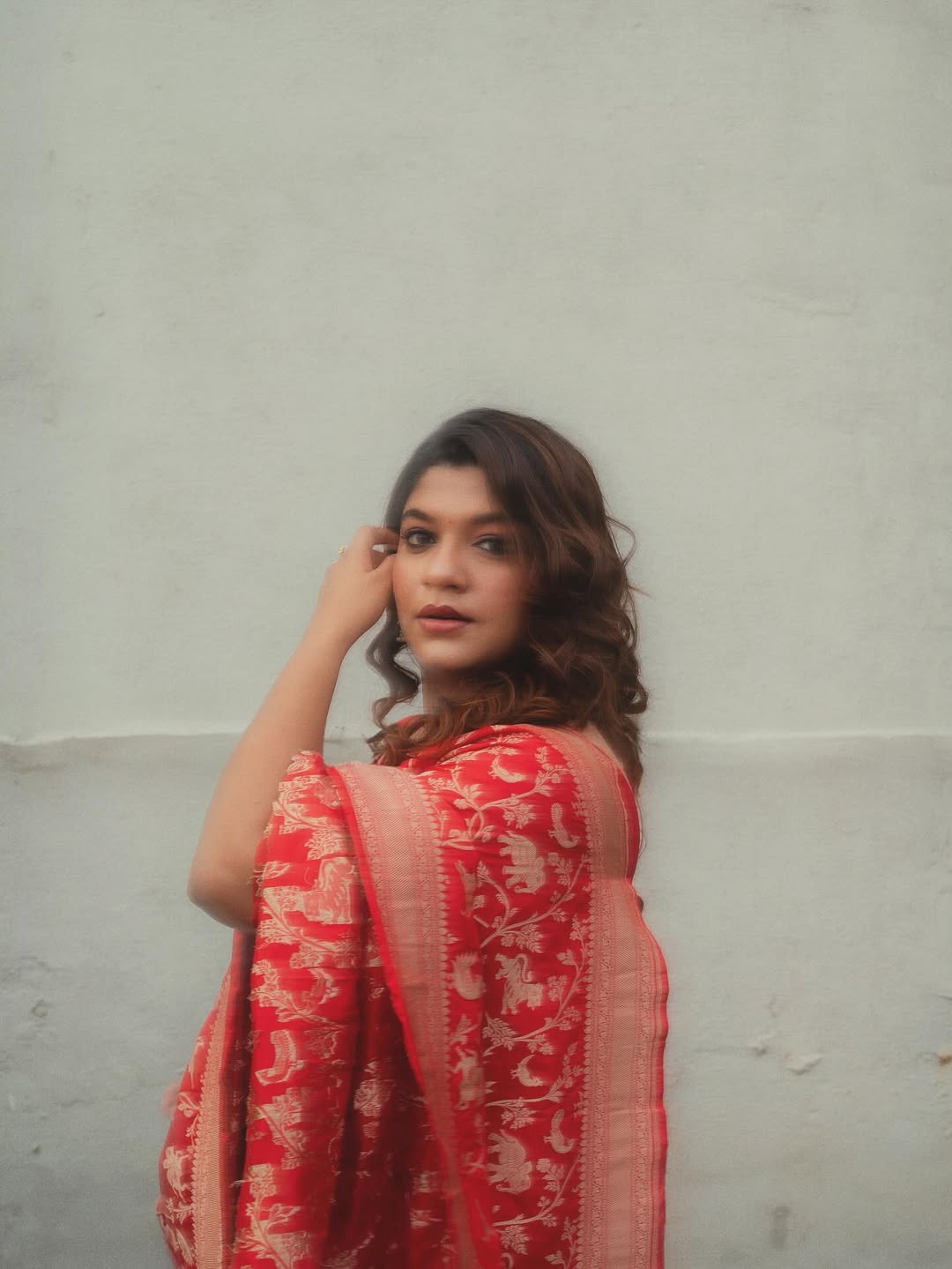 Aparna Balamurali exudes grace and tradition with a touch of modern flair–proving that style is timeless, even behind a blur!