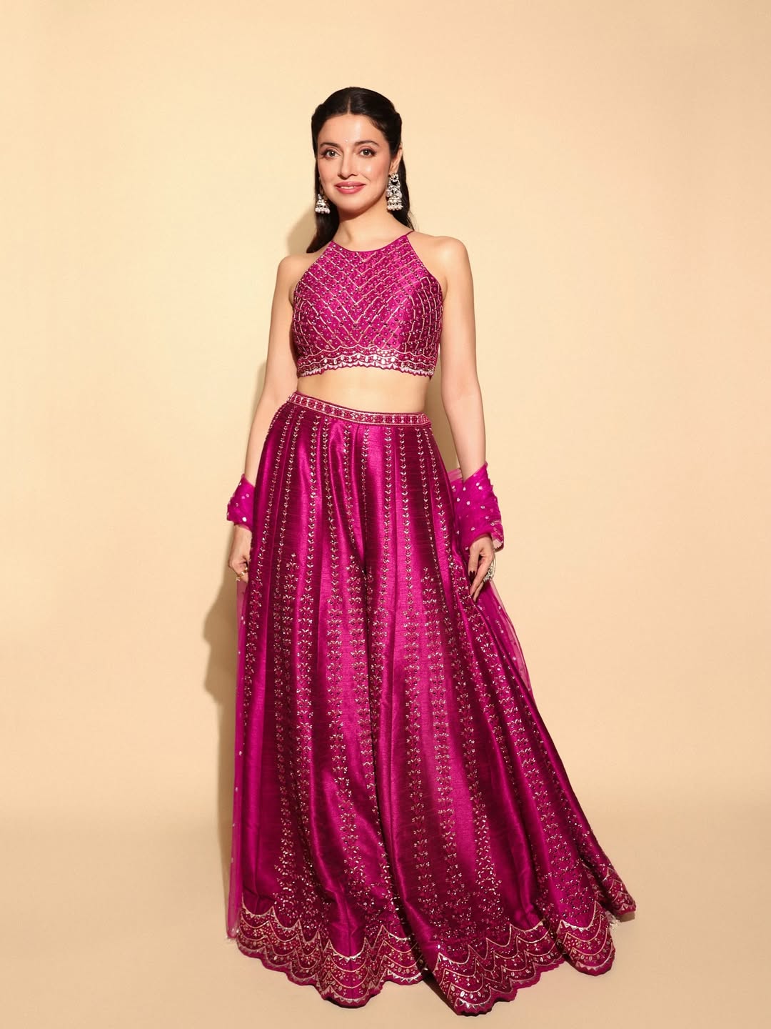 Divya Khosla stuns in magenta traditional stylish attire