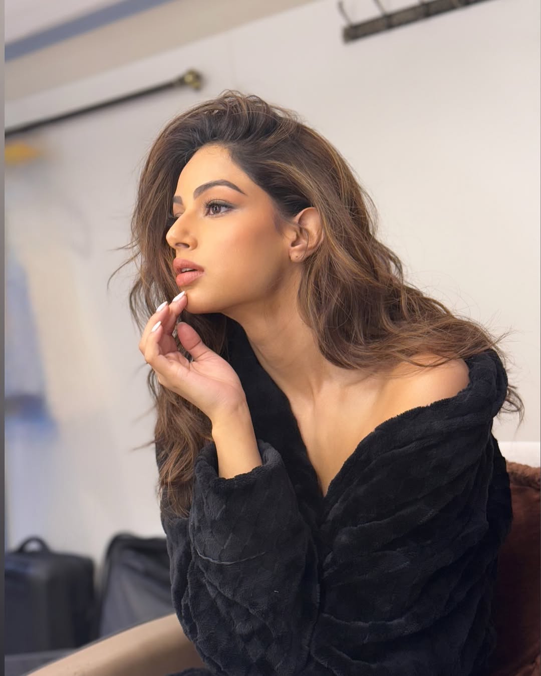 Harnaaz Kaur Sandhu's natural charm shines through, proving that style is all about confidence–and a little bit of mystery keeps everyone guessing!